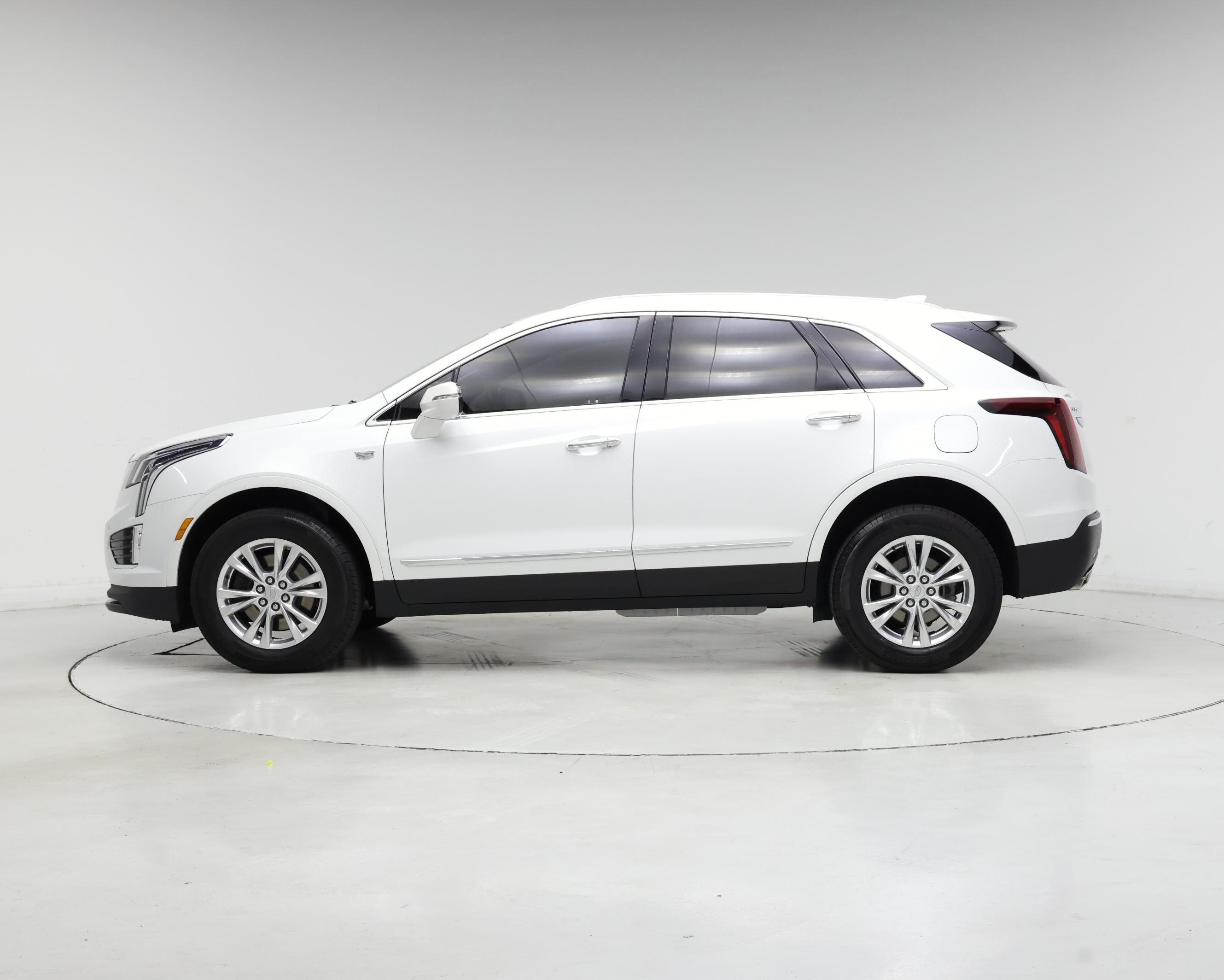 Thumbnail: 2023 Cadillac XT5 - 3