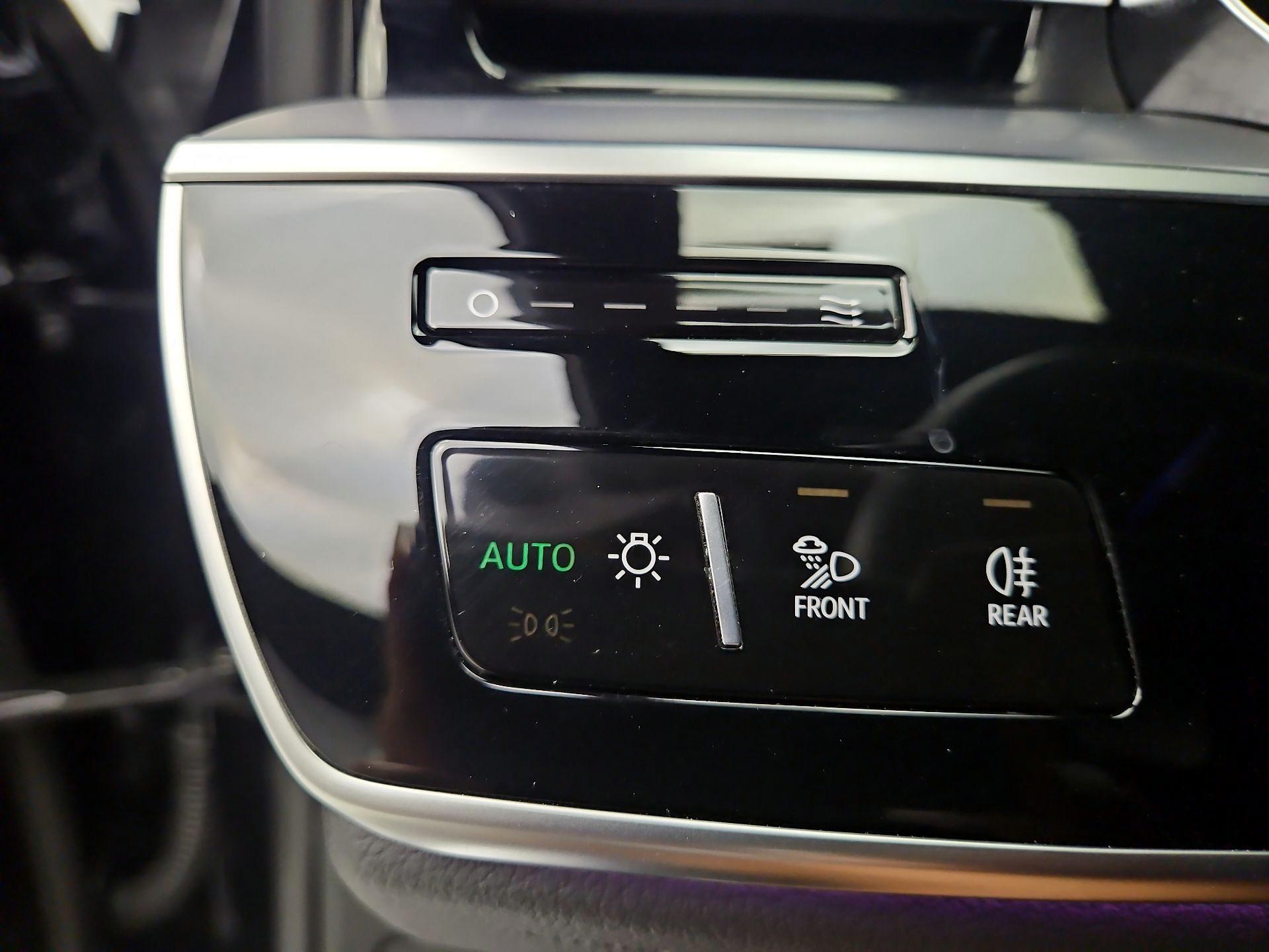 Thumbnail: 2025 Audi A8 - 13