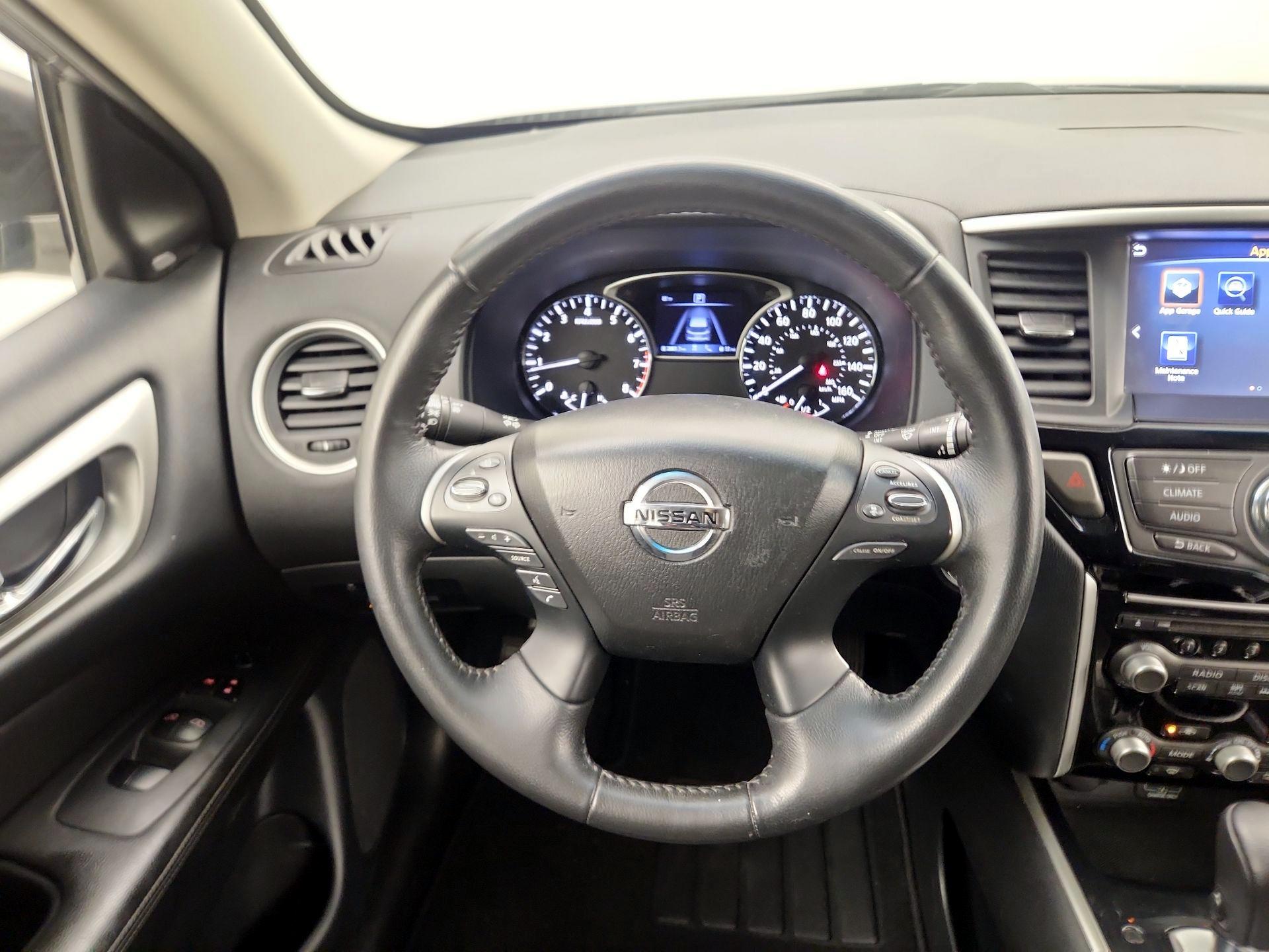 Thumbnail: 2019 Nissan Pathfinder - 10
