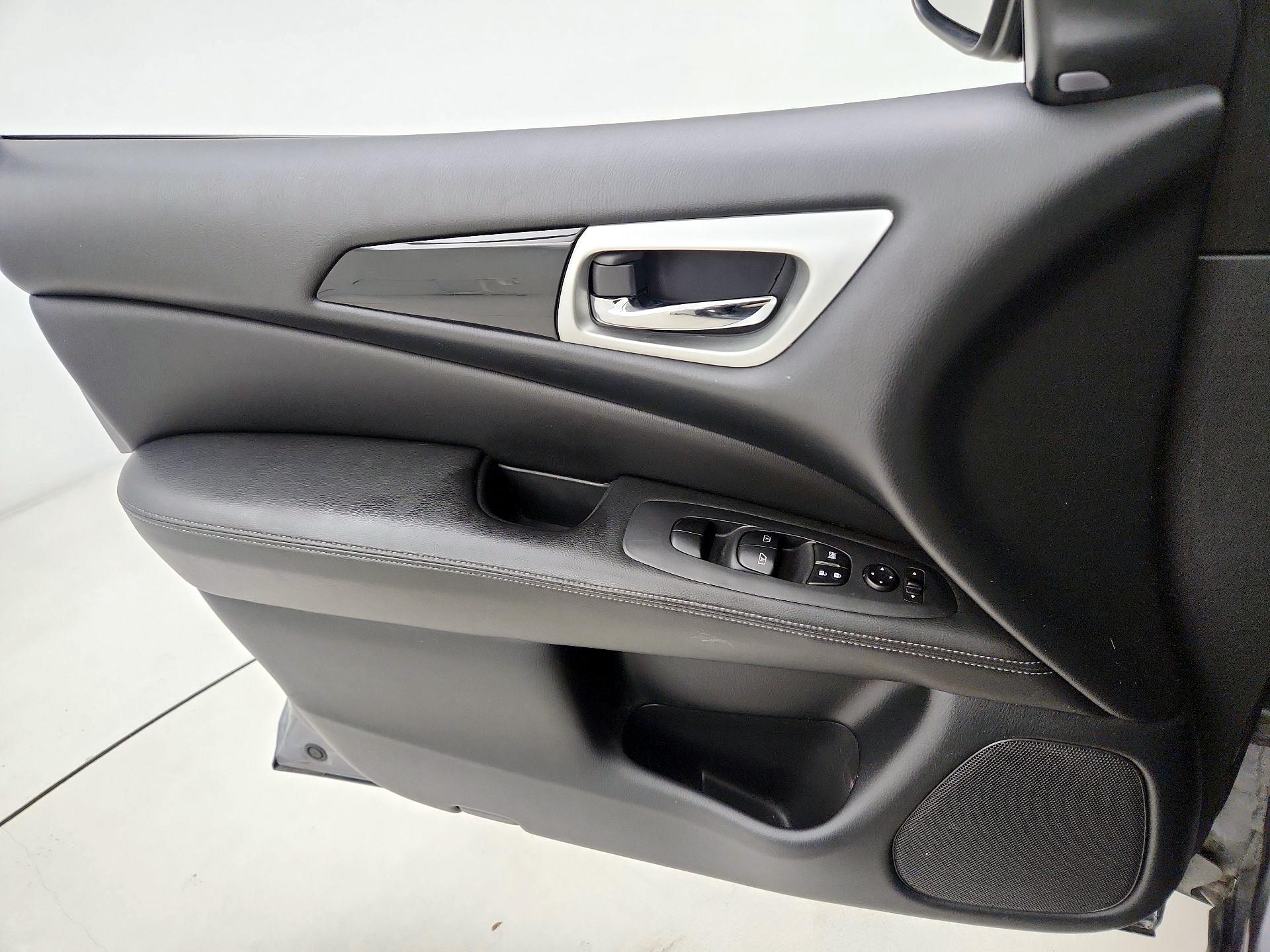 Thumbnail: 2019 Nissan Pathfinder - 12