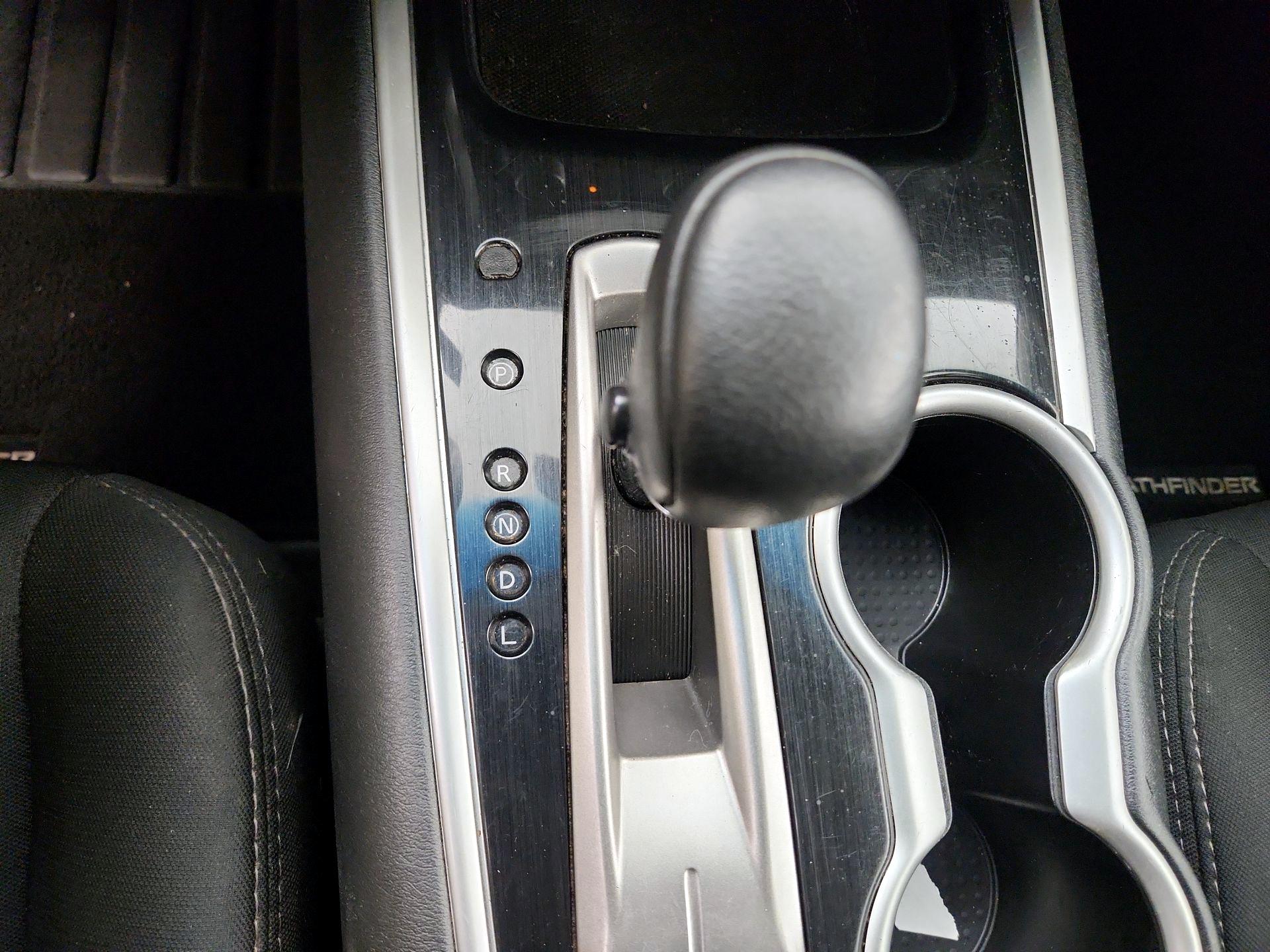 Thumbnail: 2019 Nissan Pathfinder - 17