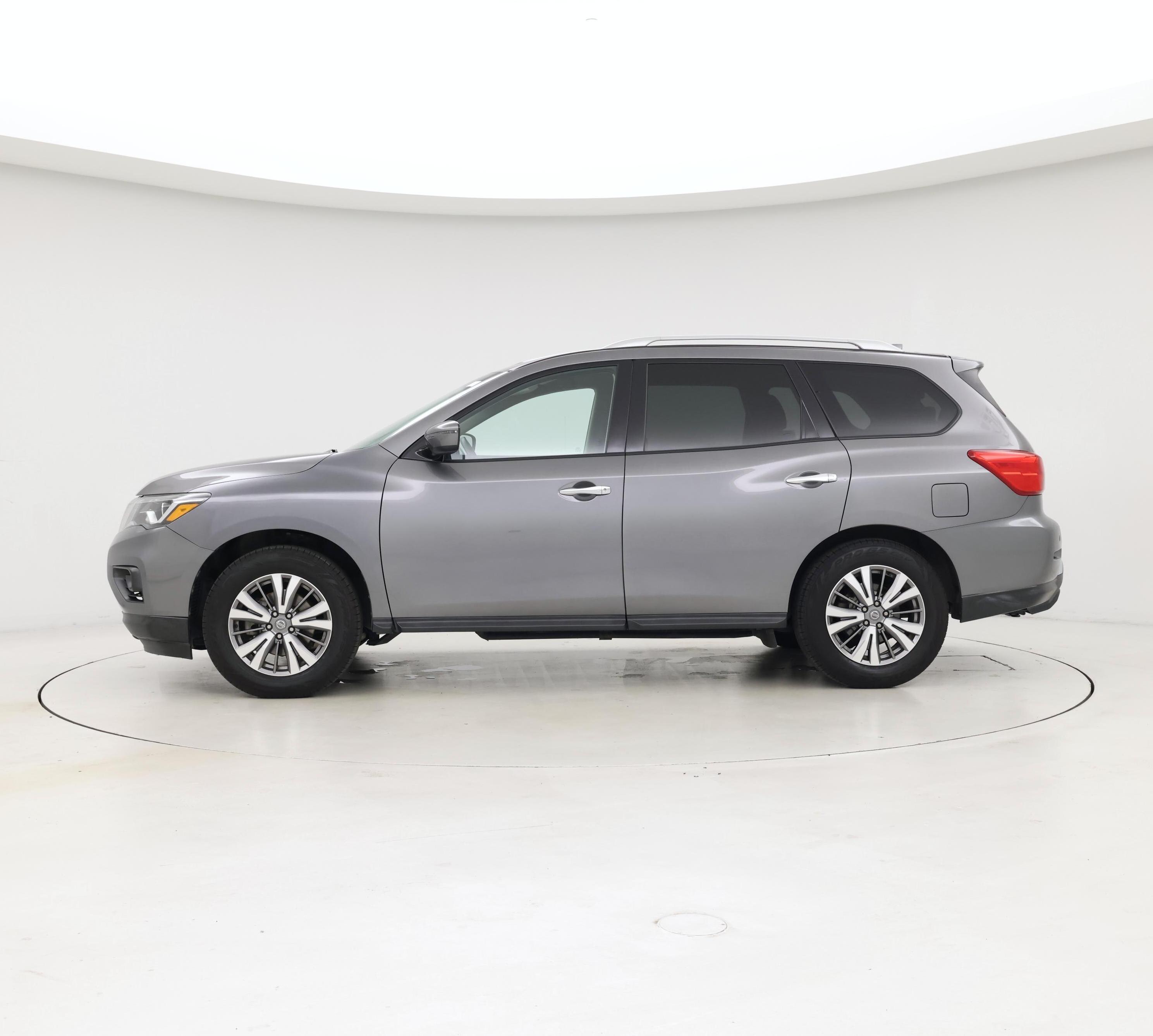 Thumbnail: 2019 Nissan Pathfinder - 3