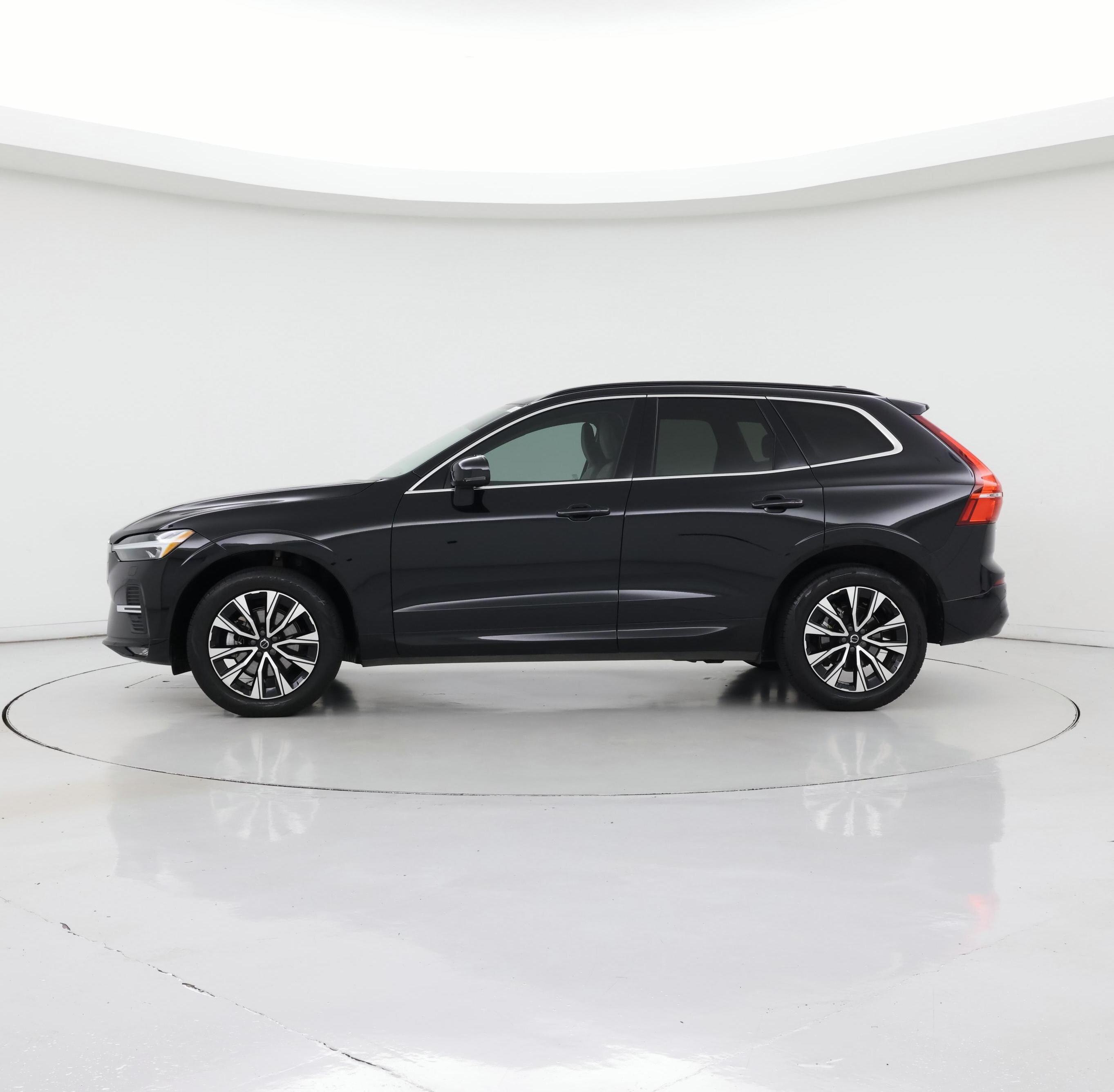 Thumbnail: 2023 Volvo XC60 - 3