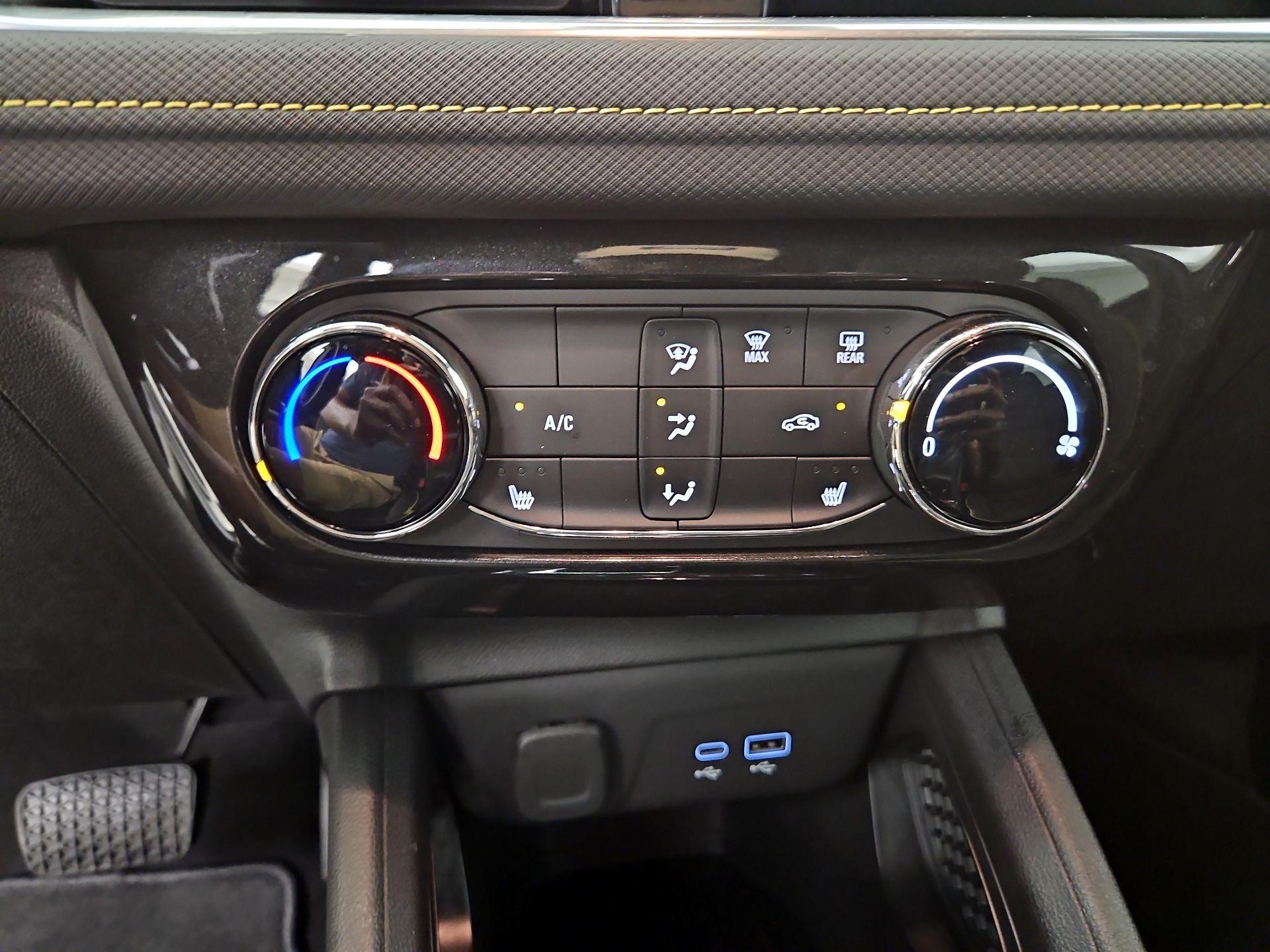 Thumbnail: 2025 Chevrolet TrailBlazer - 16