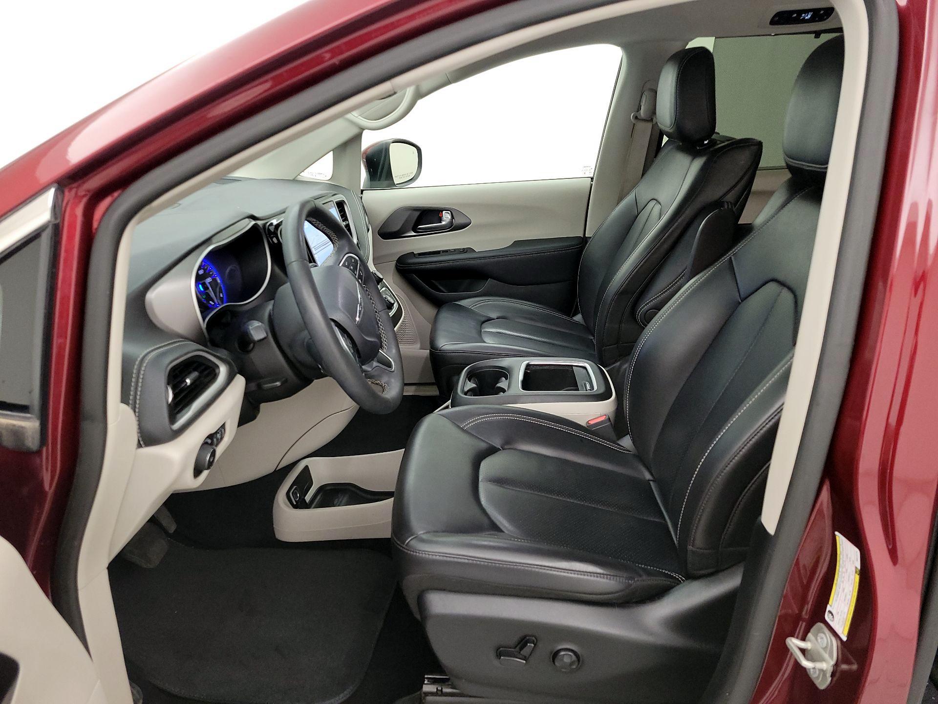 Thumbnail: 2023 Chrysler Pacifica - 11