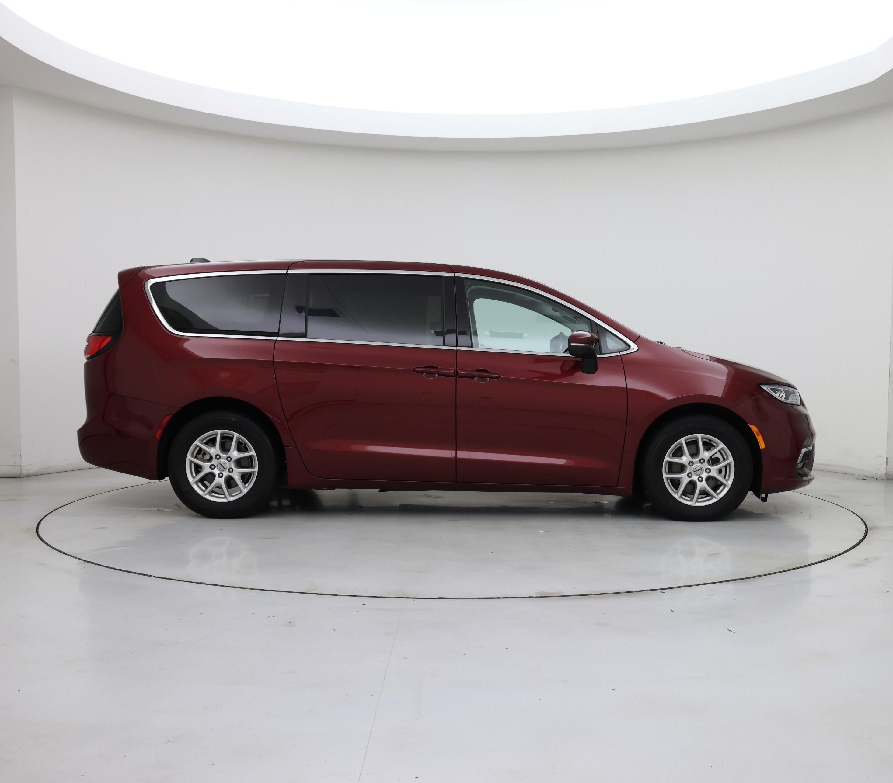 Thumbnail: 2023 Chrysler Pacifica - 7