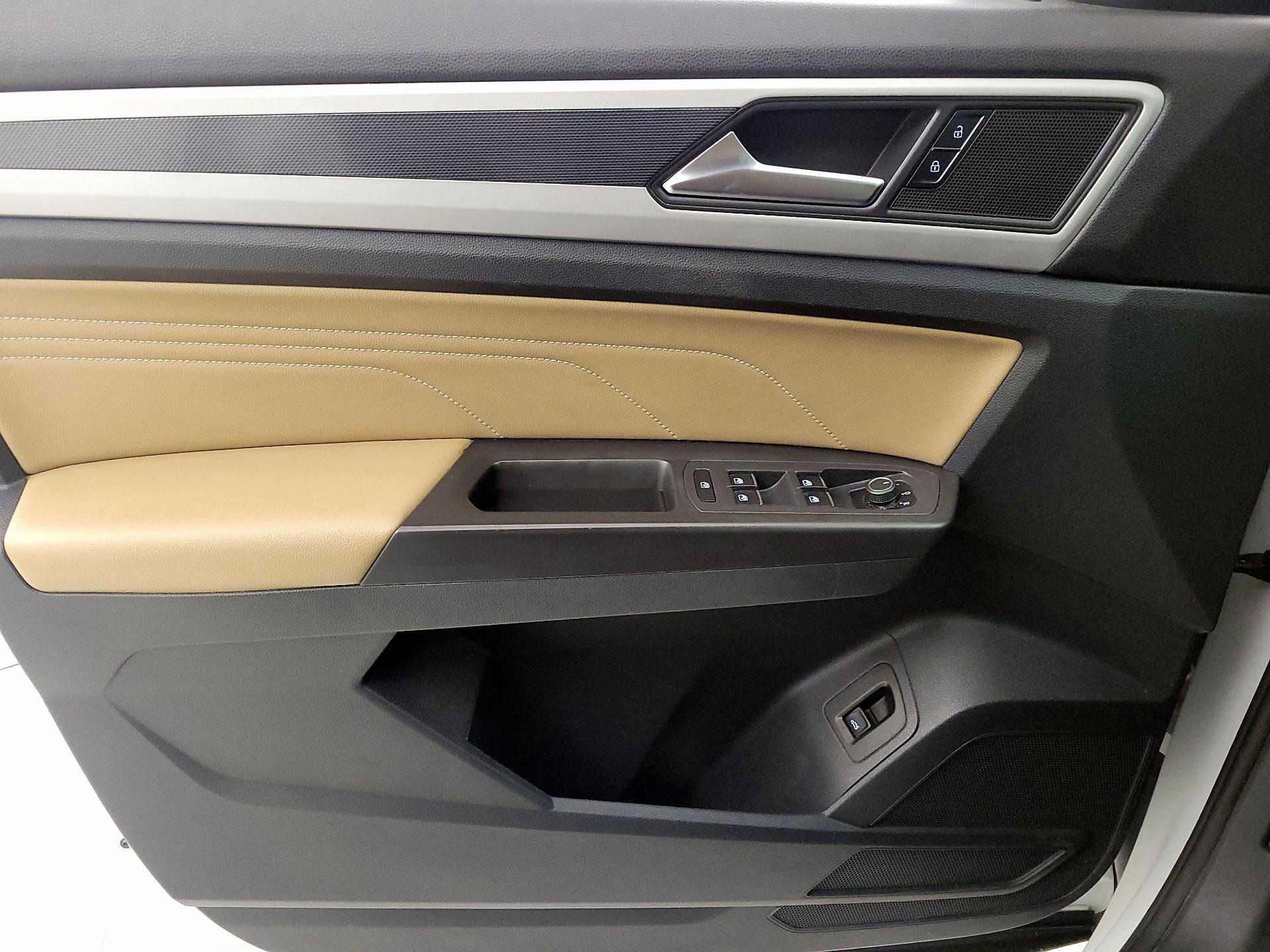 Thumbnail: 2022 Volkswagen Atlas - 12