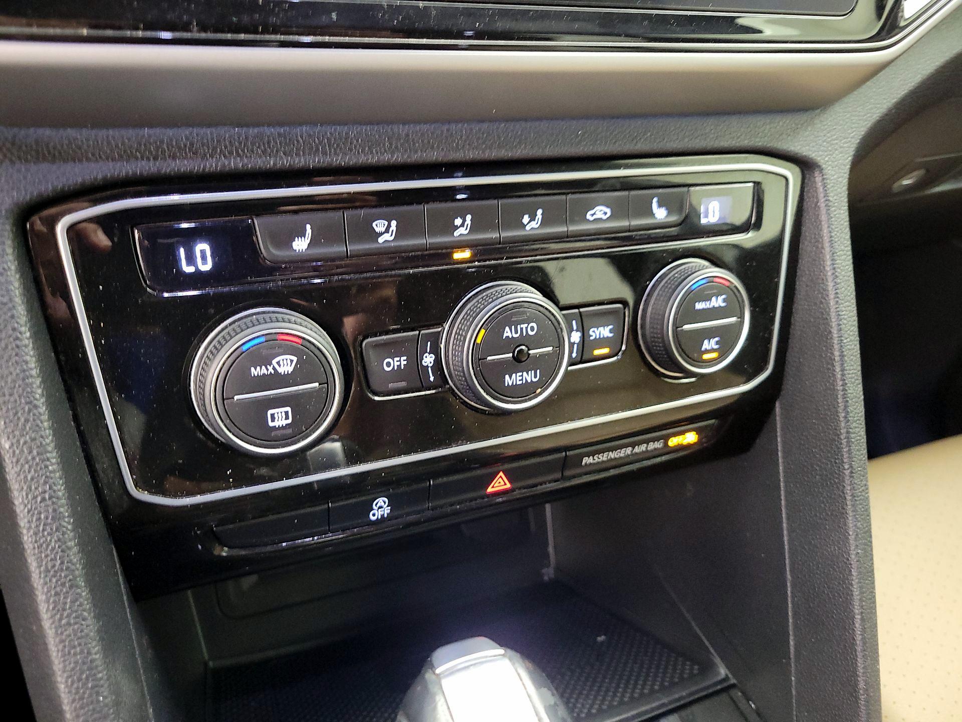 Thumbnail: 2022 Volkswagen Atlas - 17