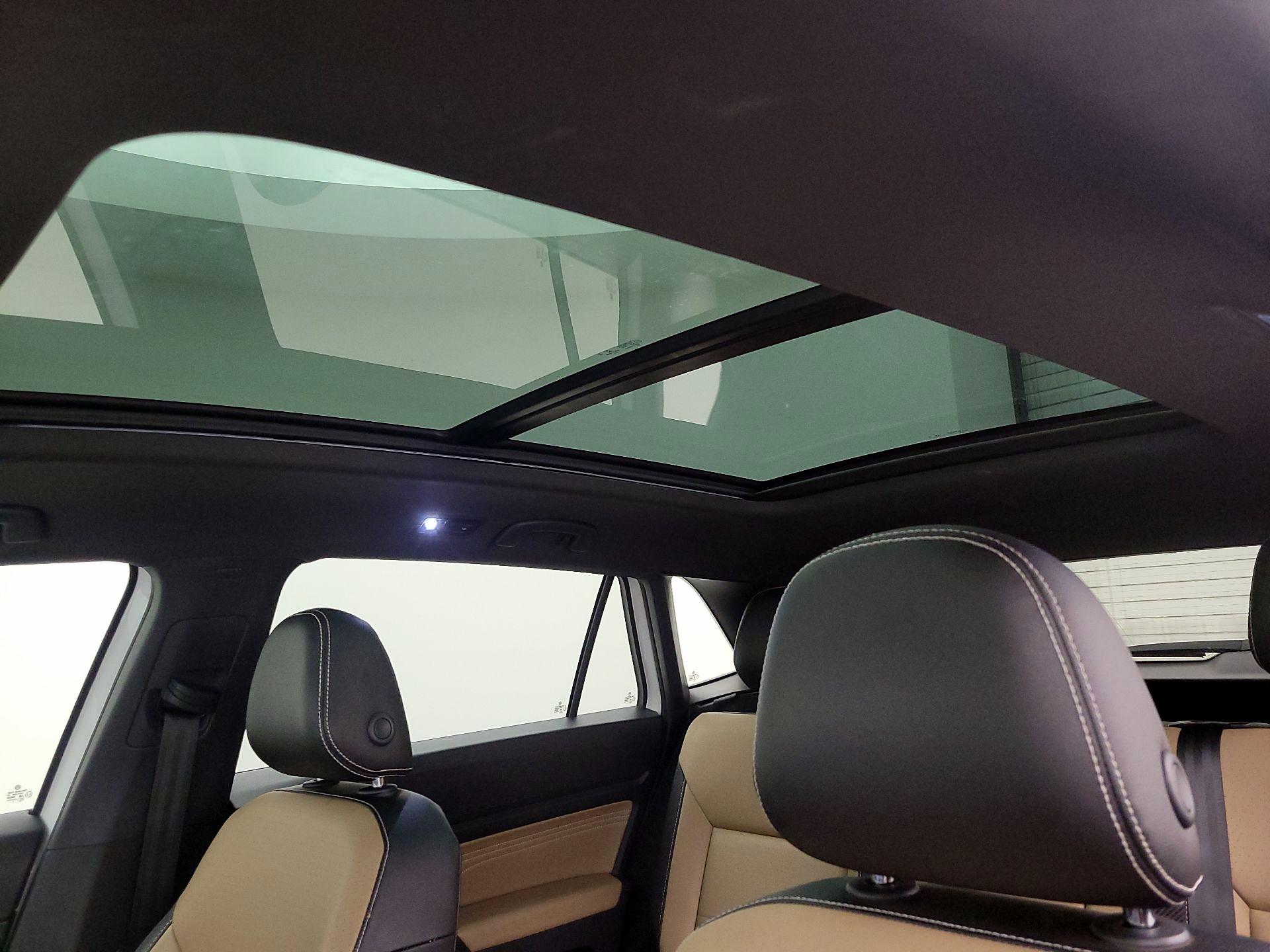 Thumbnail: 2022 Volkswagen Atlas - 20