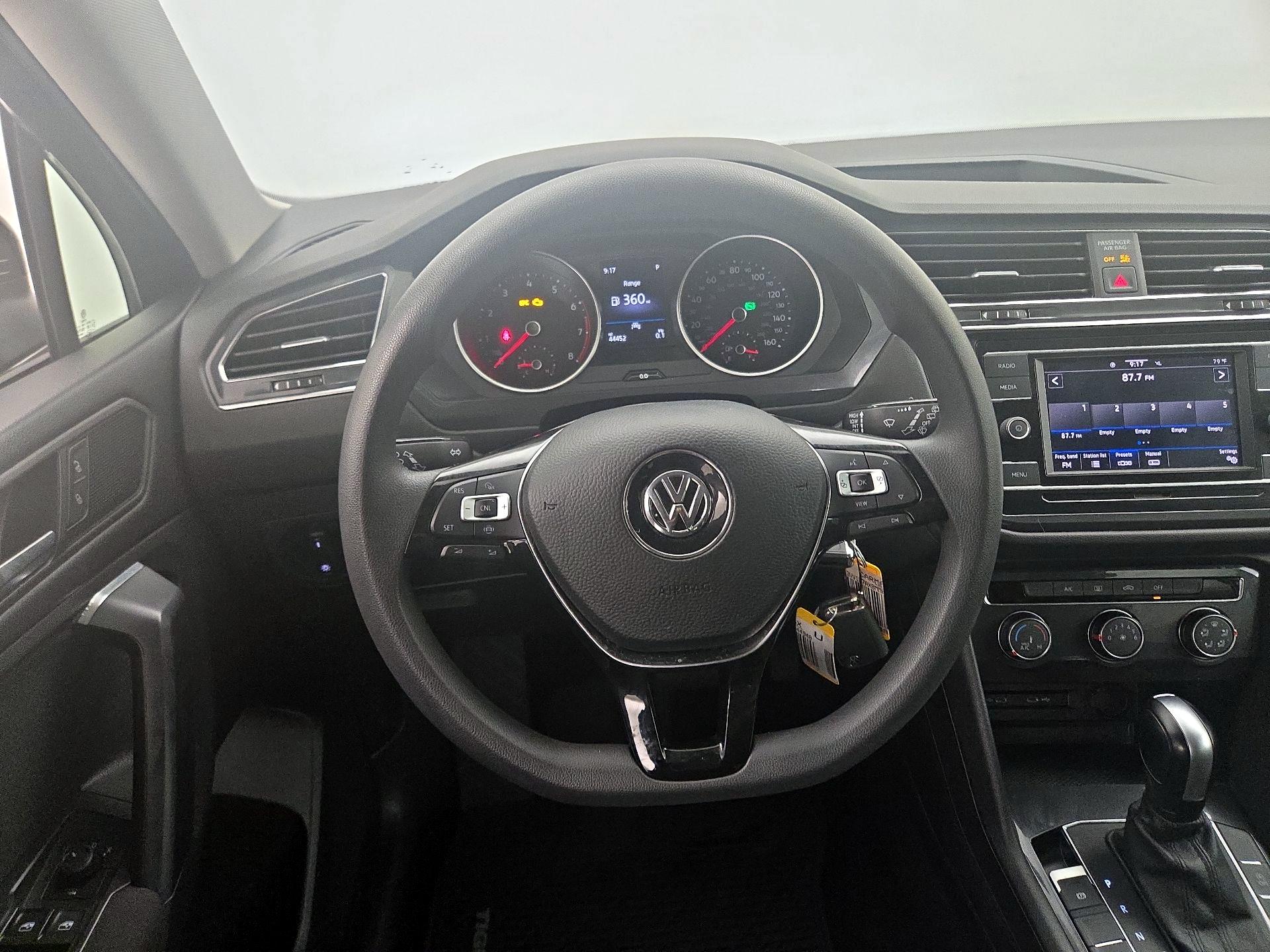 Thumbnail: 2021 Volkswagen Tiguan - 10