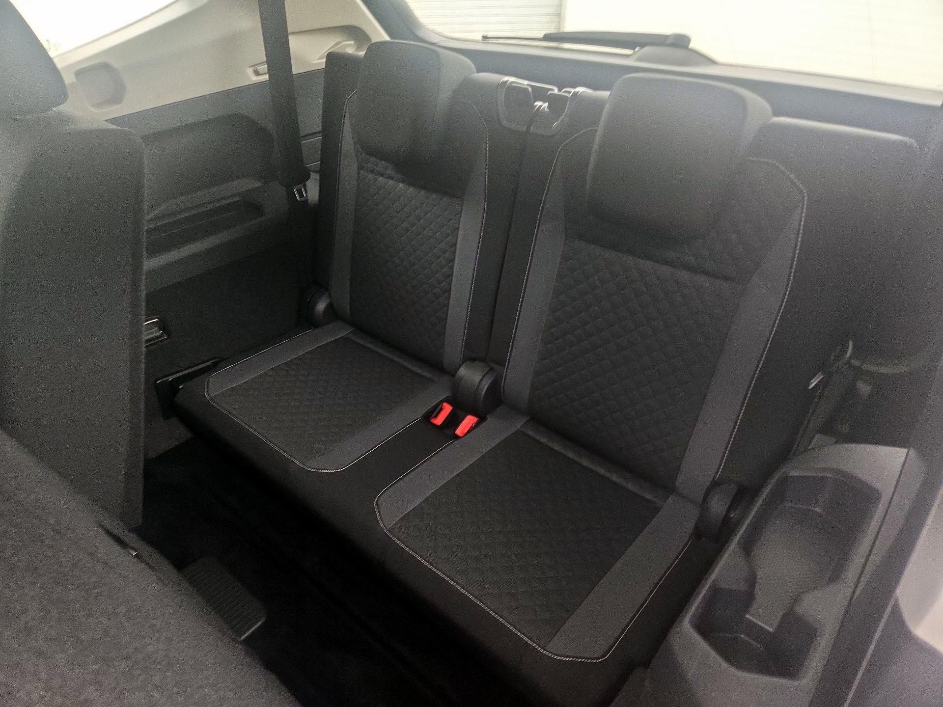Thumbnail: 2021 Volkswagen Tiguan - 20