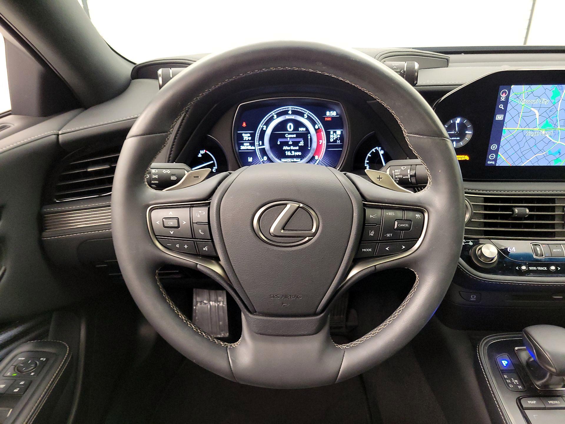 Thumbnail: 2022 Lexus LS - 10