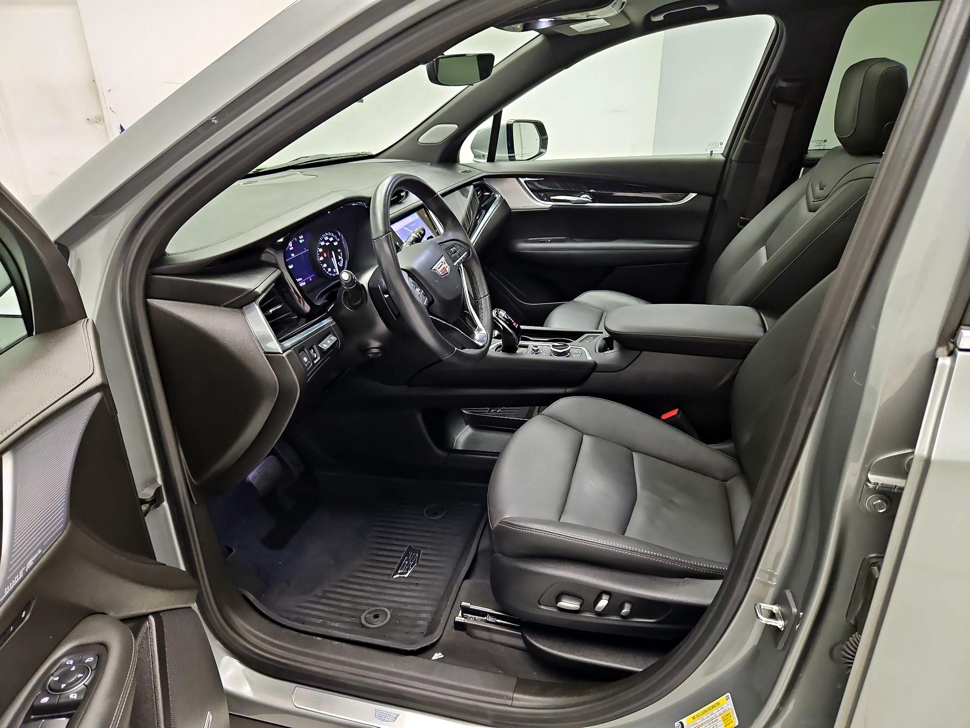 Thumbnail: 2024 Cadillac XT6 - 11
