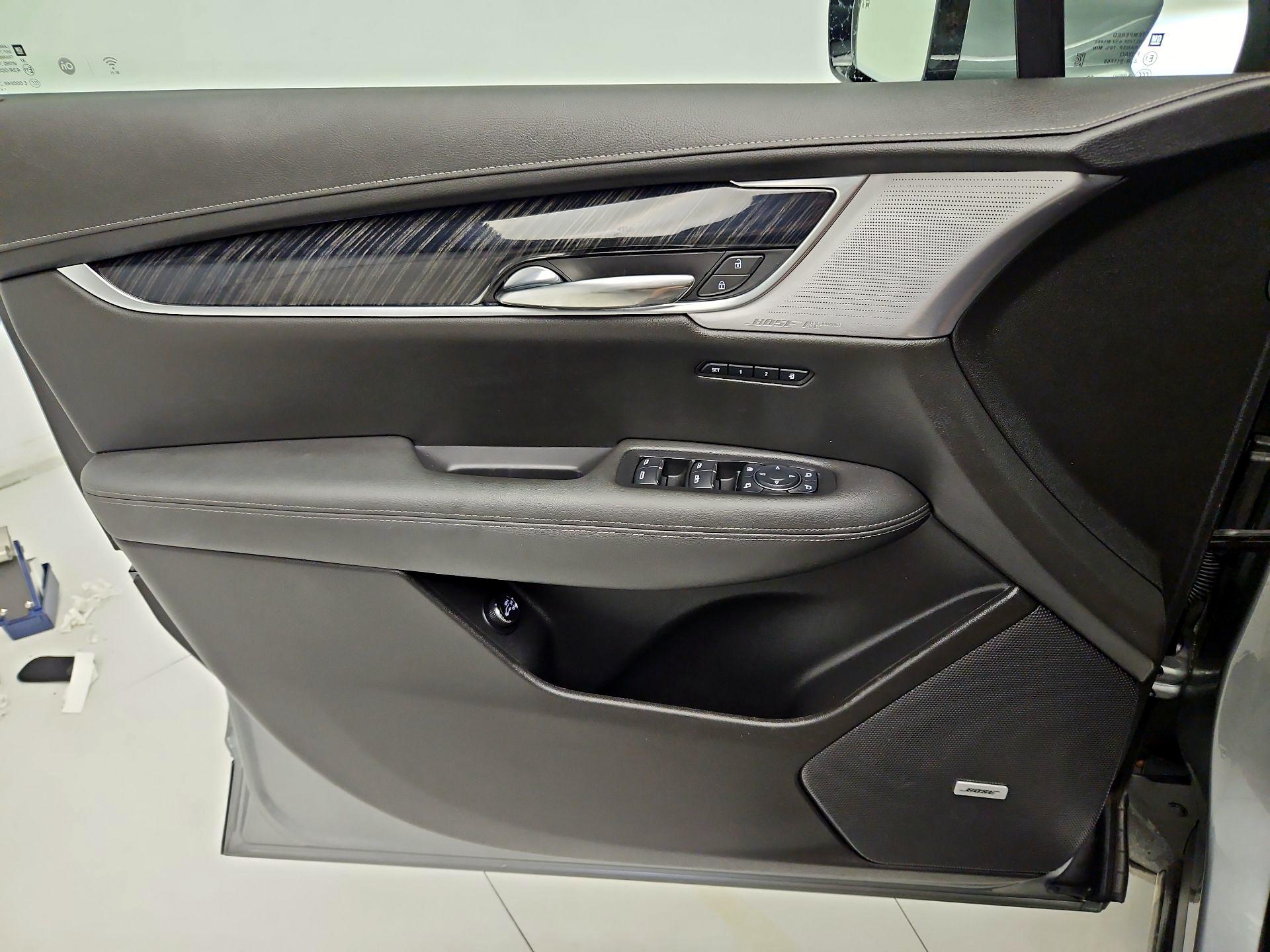 Thumbnail: 2024 Cadillac XT6 - 12