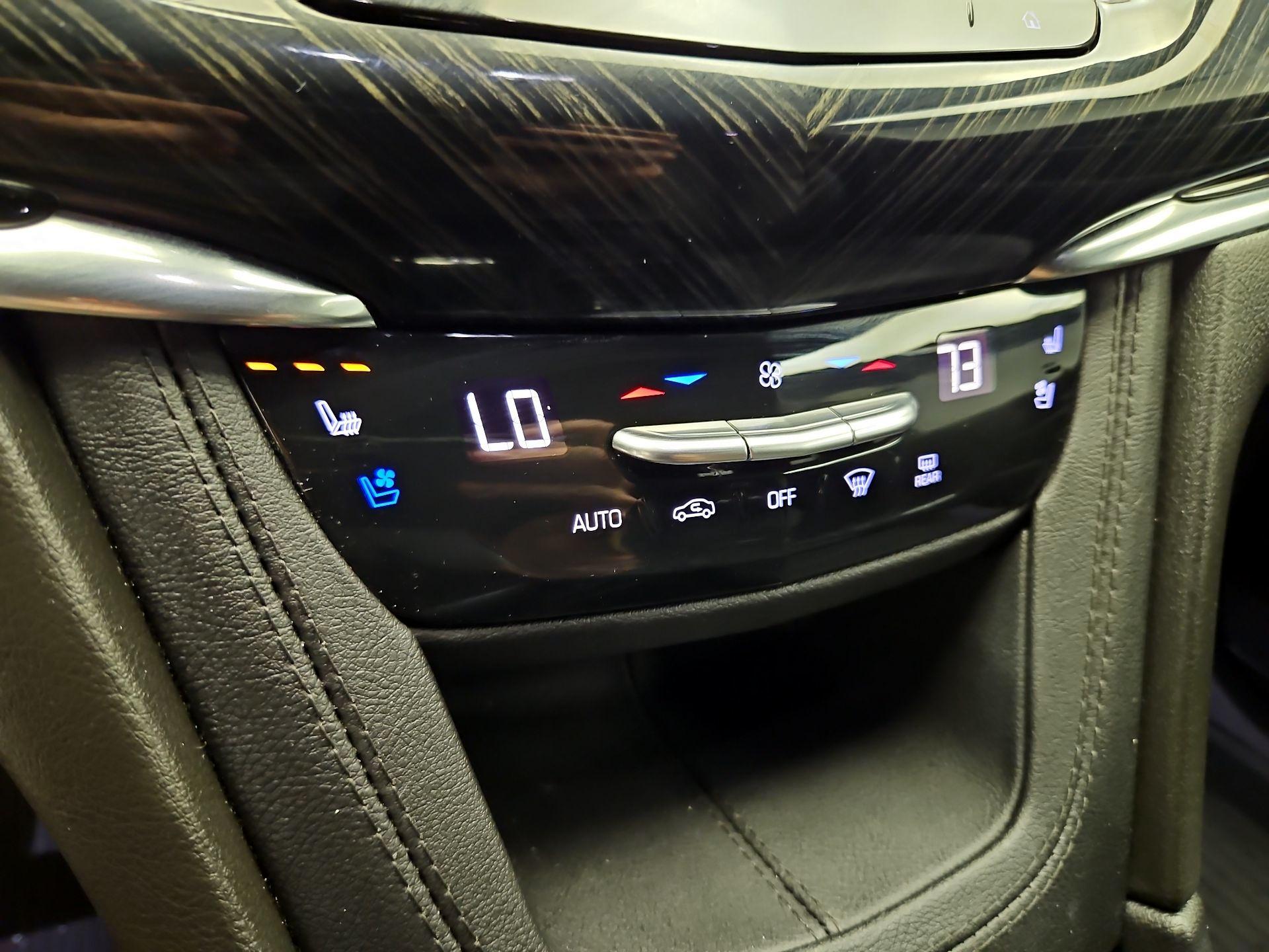 Thumbnail: 2024 Cadillac XT6 - 17