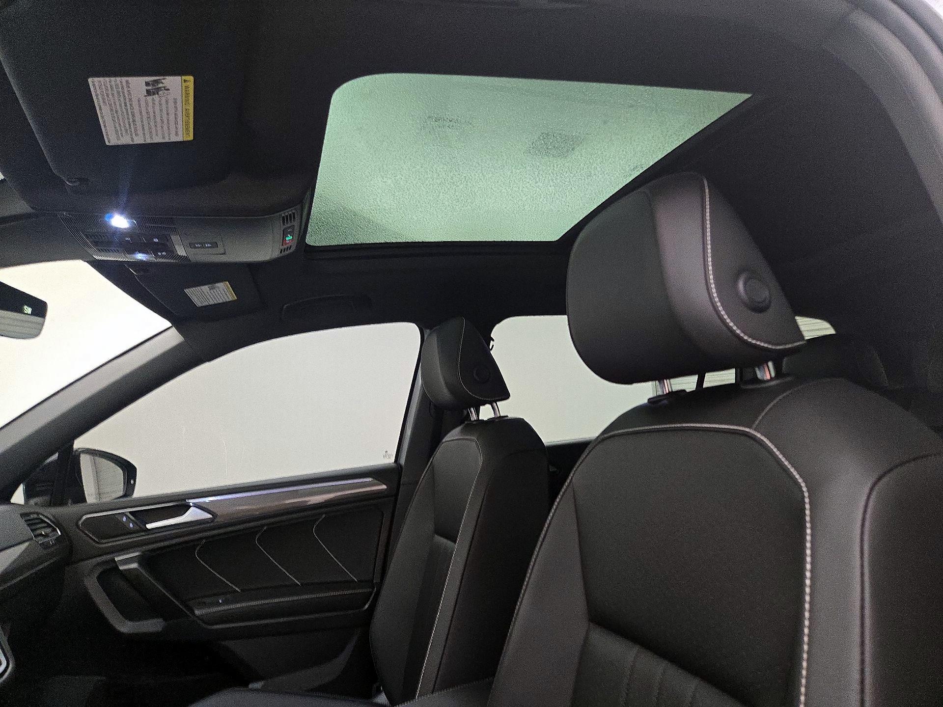 Thumbnail: 2022 Volkswagen Tiguan - 19