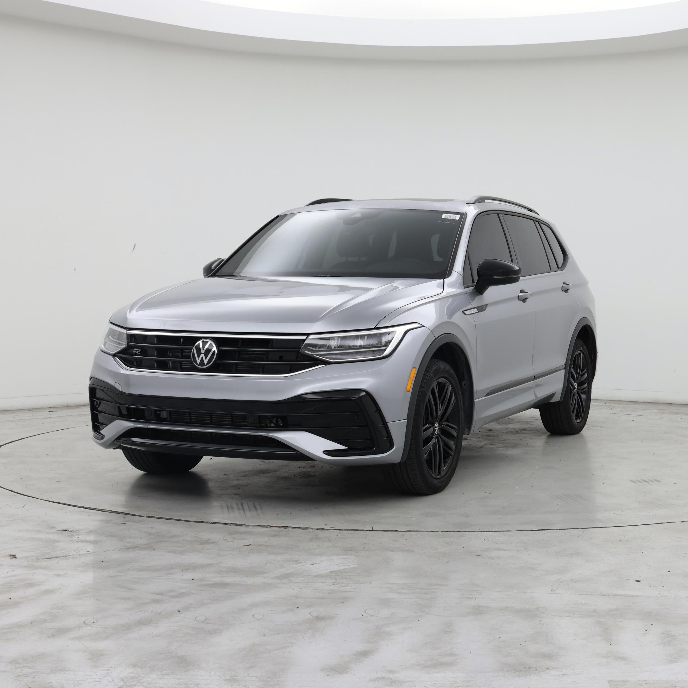 Thumbnail: 2022 Volkswagen Tiguan - 4