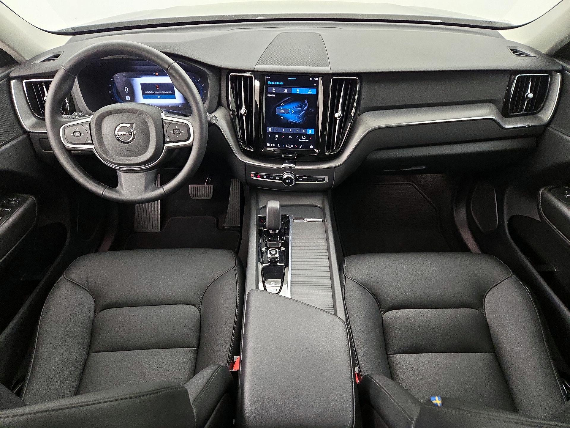 Thumbnail: 2025 Volvo XC60 - 9