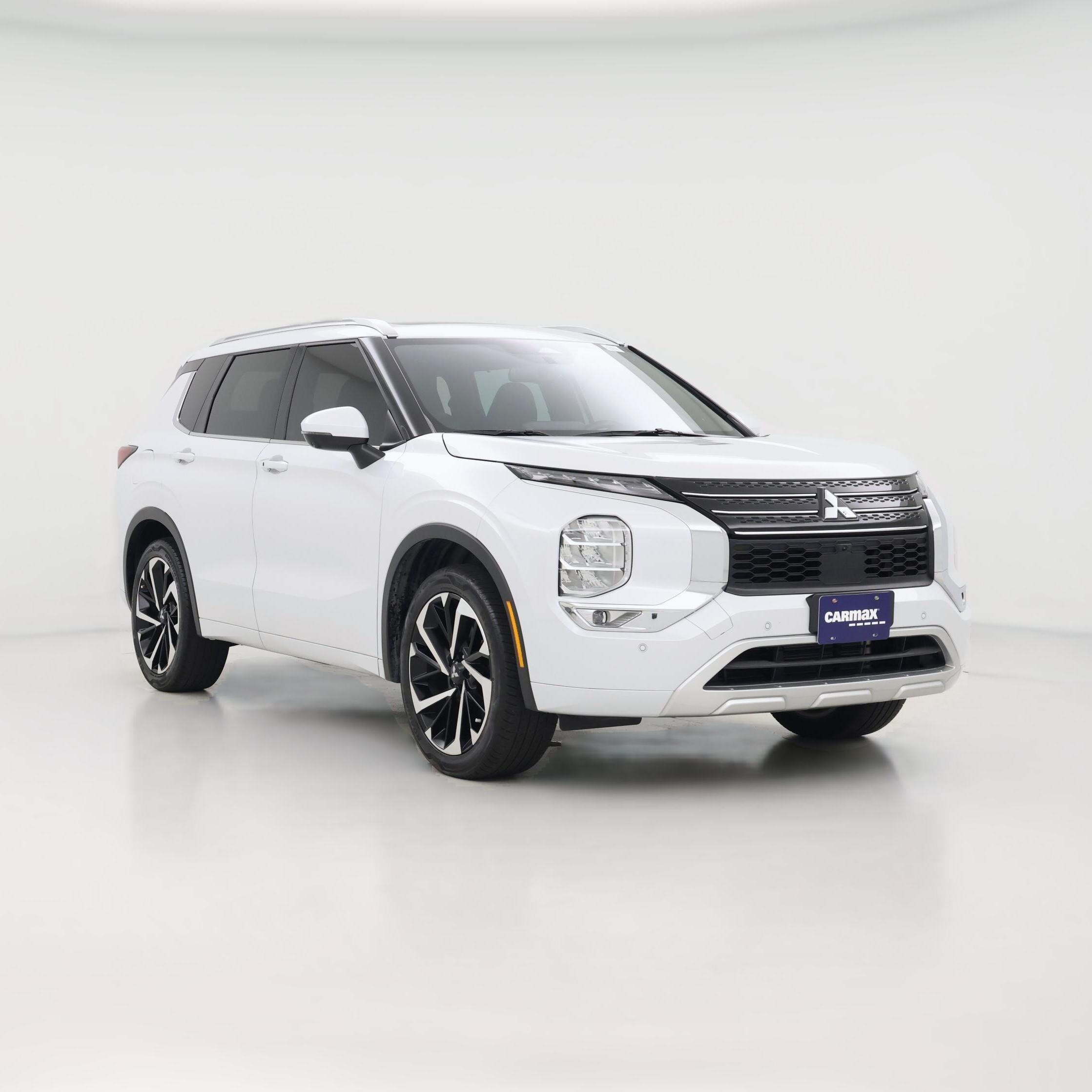 Thumbnail: 2022 Mitsubishi Outlander - 1
