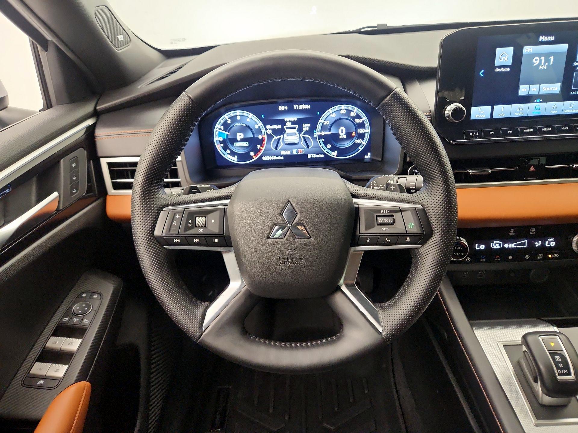 Thumbnail: 2022 Mitsubishi Outlander - 10