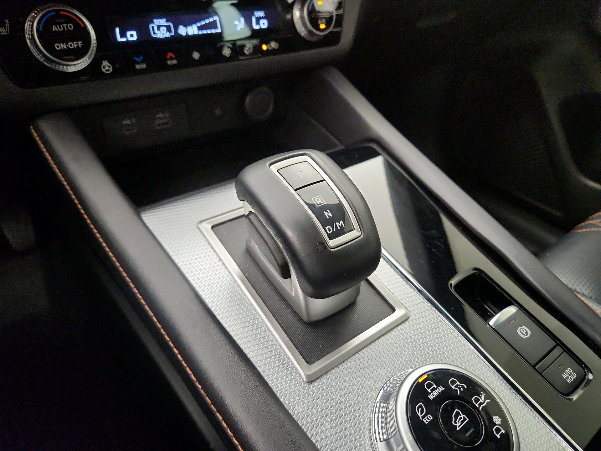 Thumbnail: 2022 Mitsubishi Outlander - 15