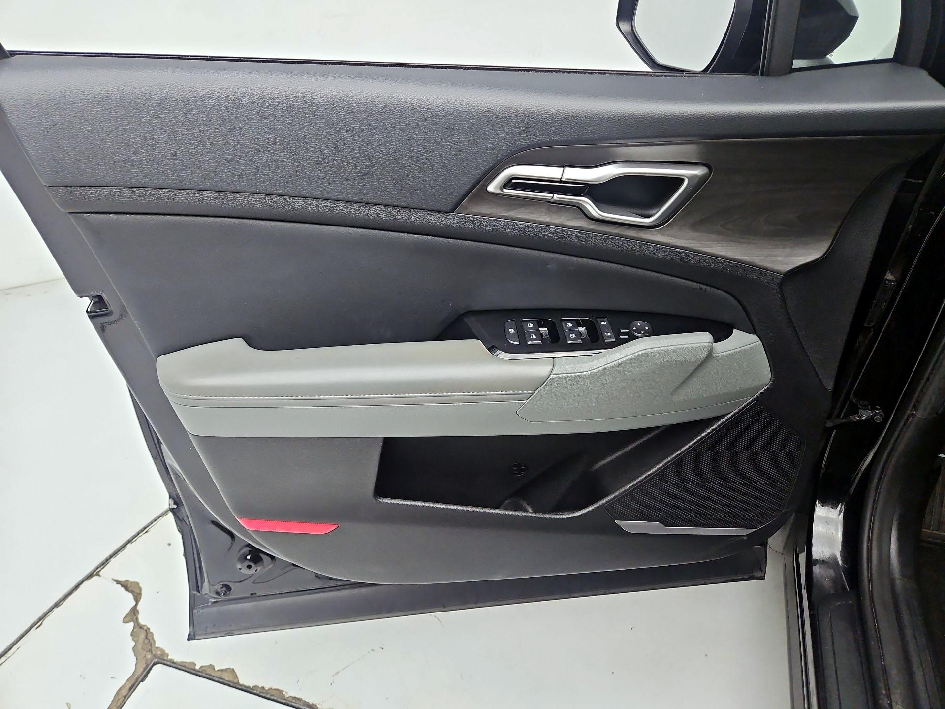 Thumbnail: 2023 Kia Sportage - 12