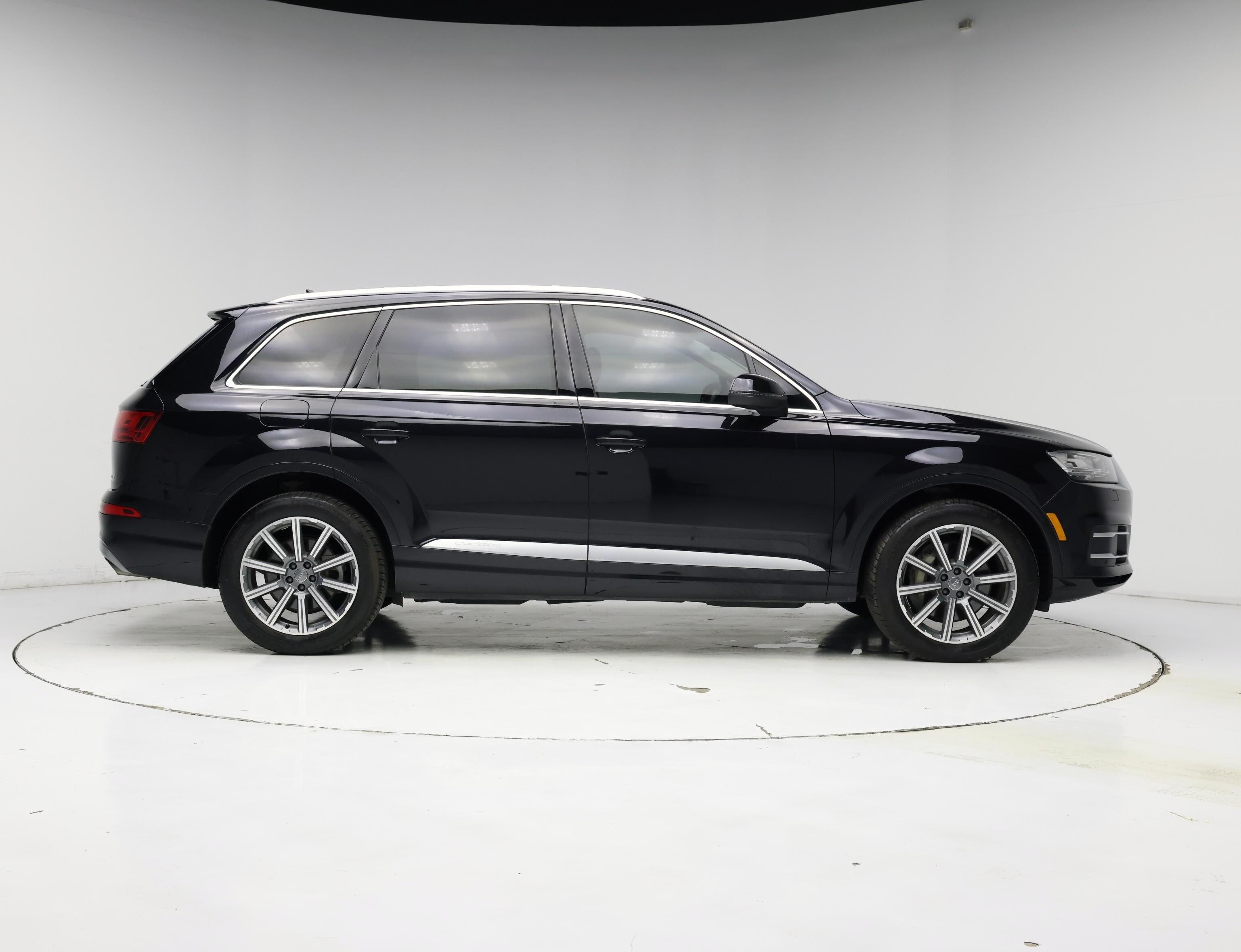 Thumbnail: 2019 Audi Q7 - 7
