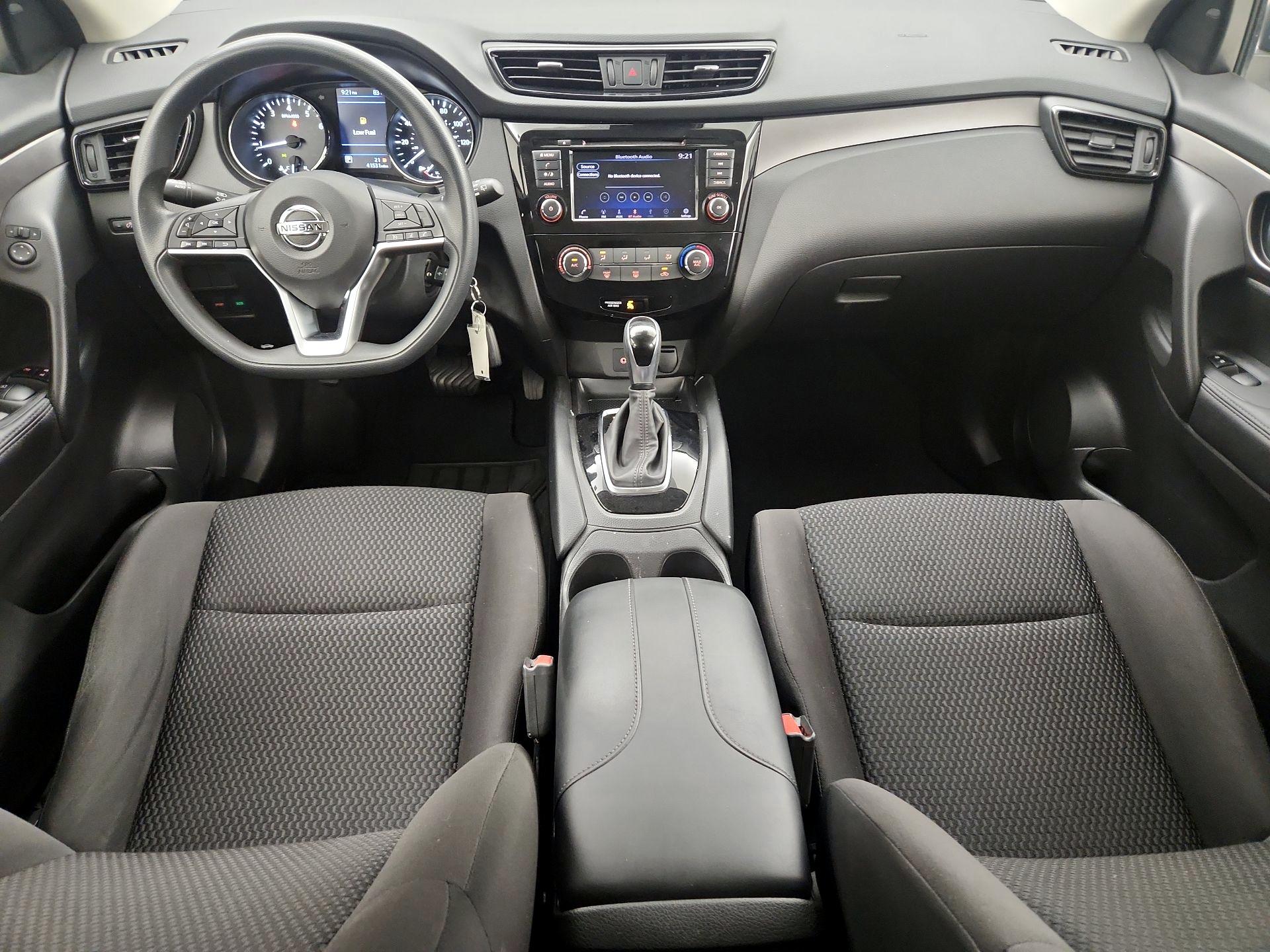 Thumbnail: 2020 Nissan Rogue Sport - 9