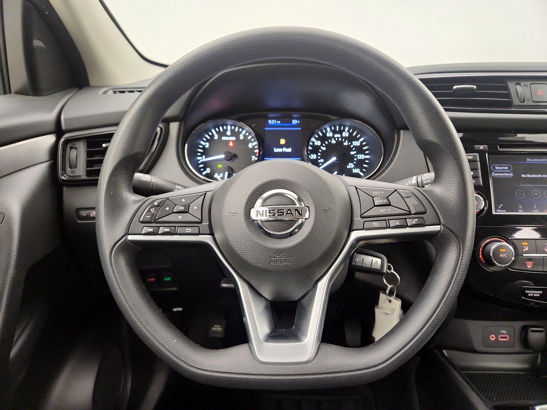Thumbnail: 2020 Nissan Rogue Sport - 10