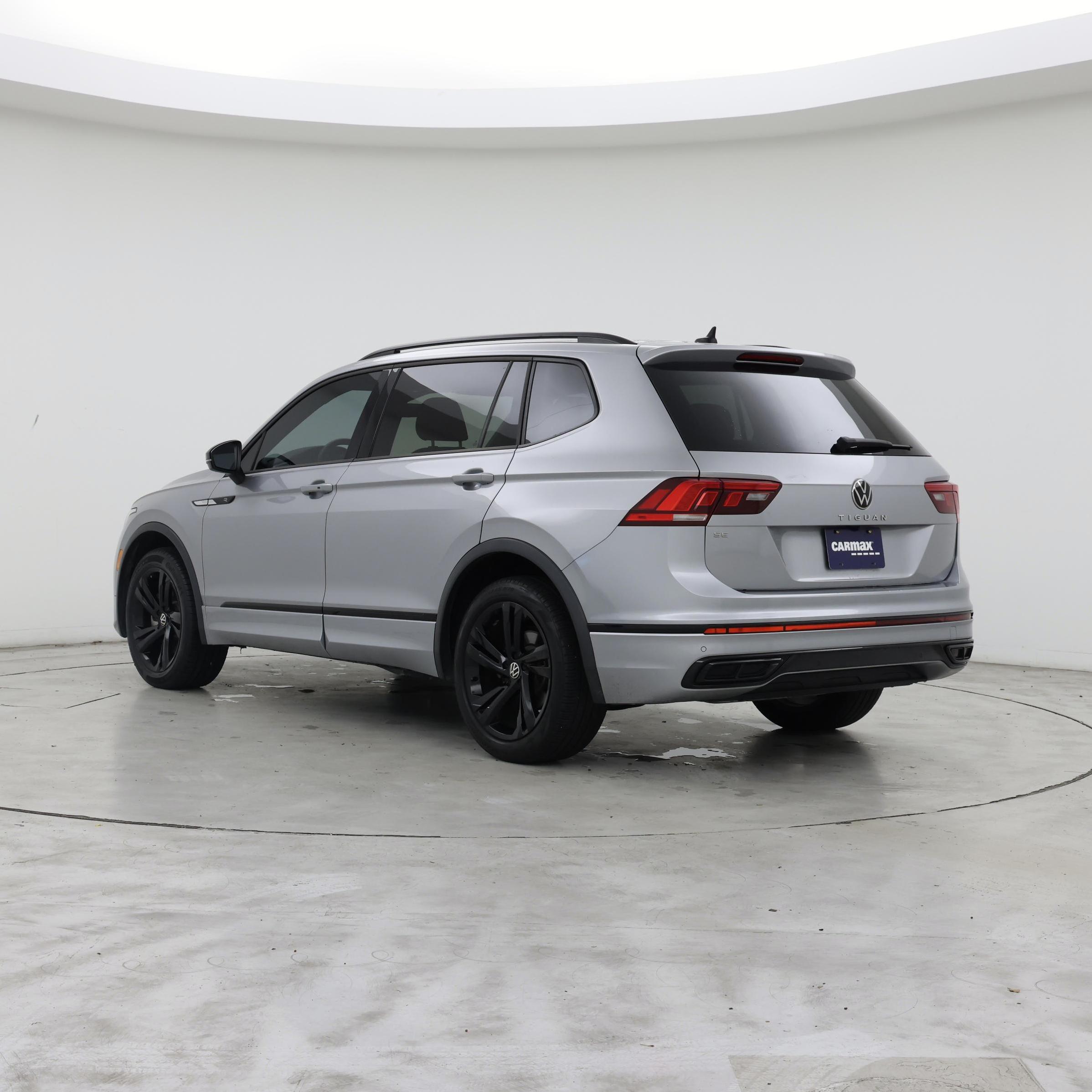 Thumbnail: 2023 Volkswagen Tiguan - 2
