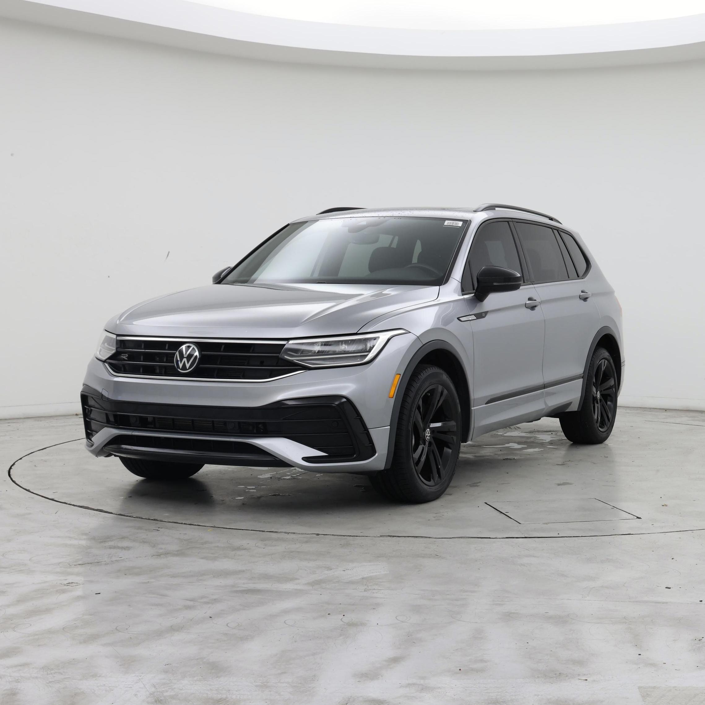 Thumbnail: 2023 Volkswagen Tiguan - 4