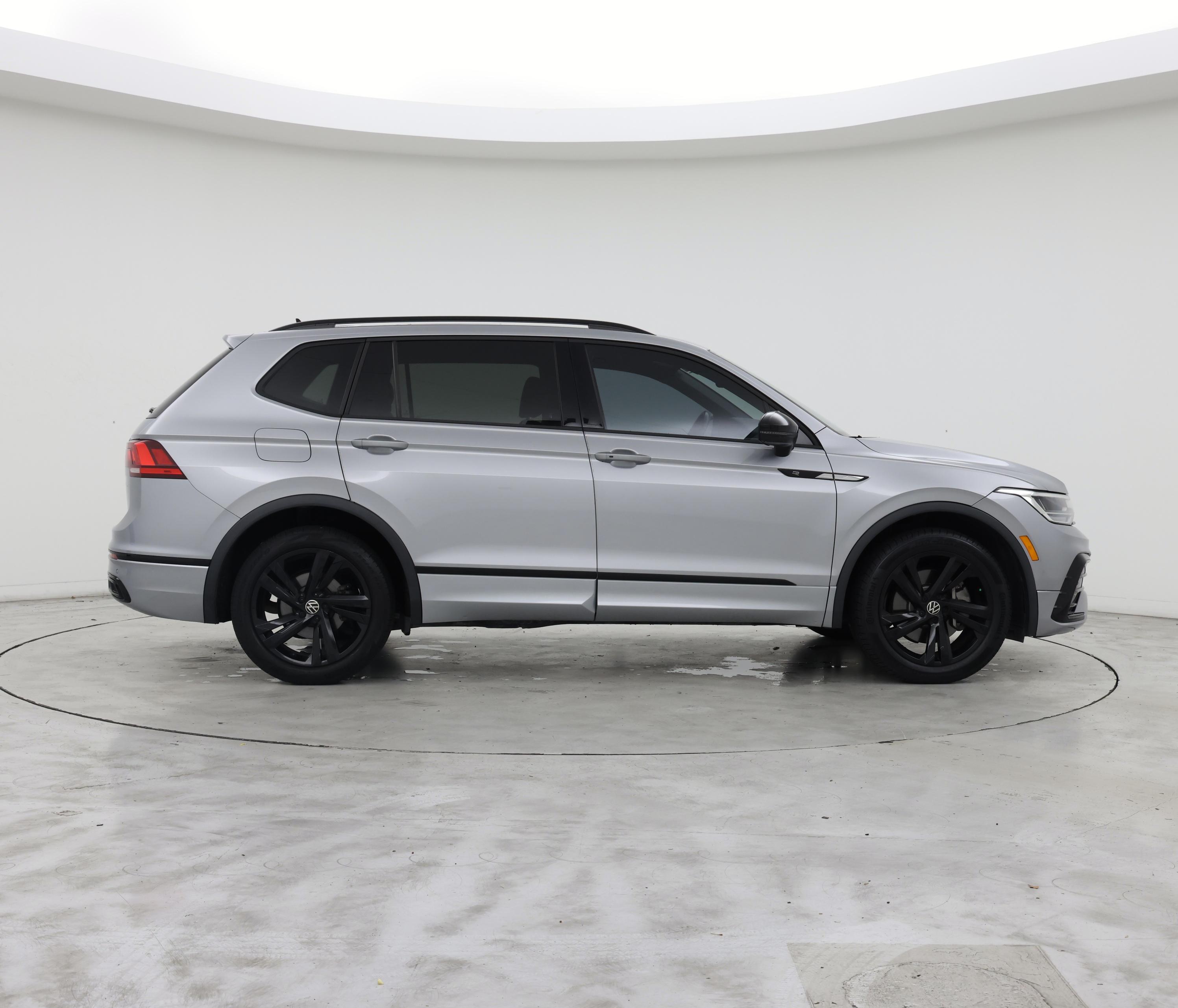 Thumbnail: 2023 Volkswagen Tiguan - 7