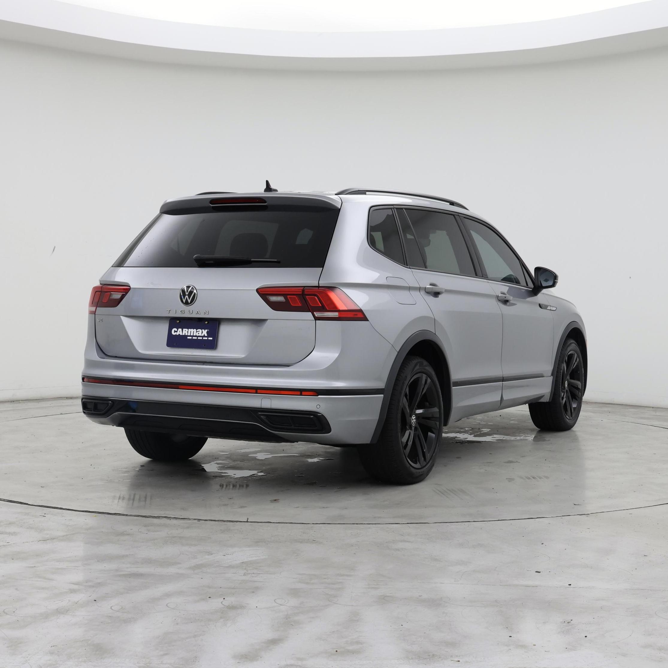 Thumbnail: 2023 Volkswagen Tiguan - 8