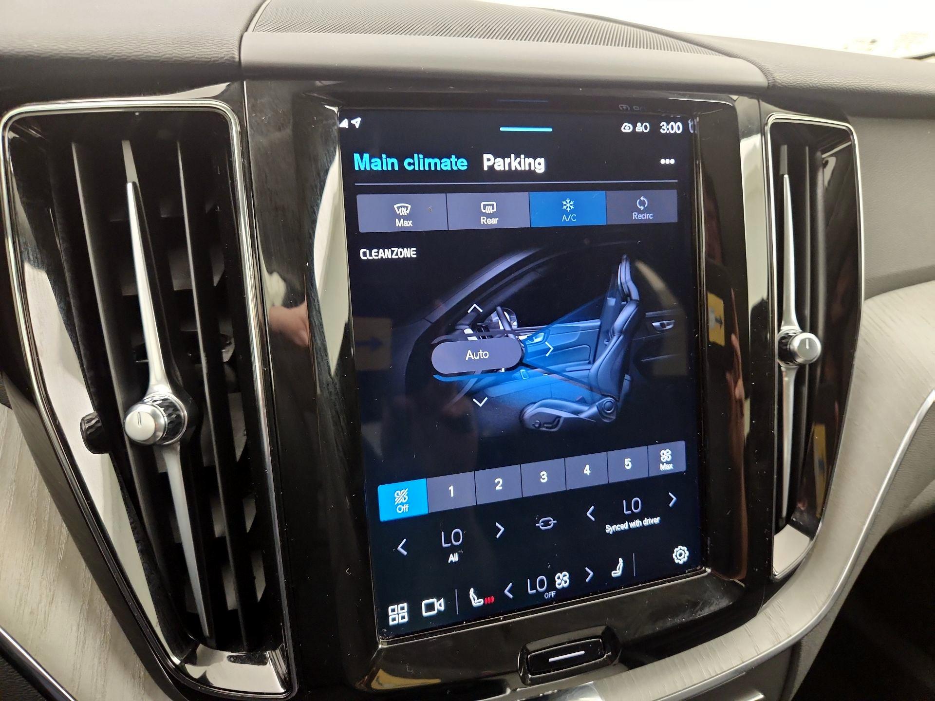 Thumbnail: 2025 Volvo XC60 - 15