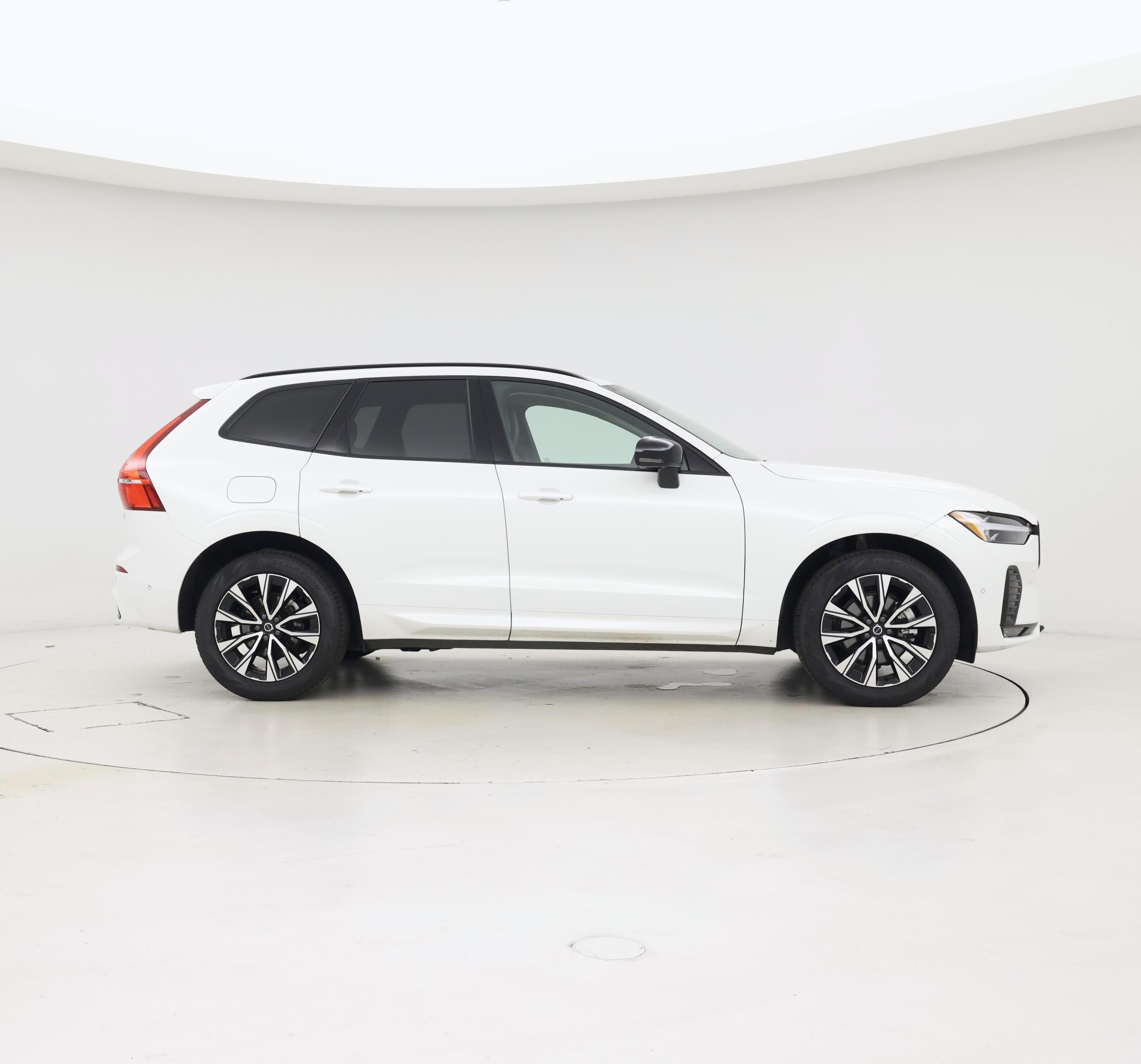 Thumbnail: 2025 Volvo XC60 - 7