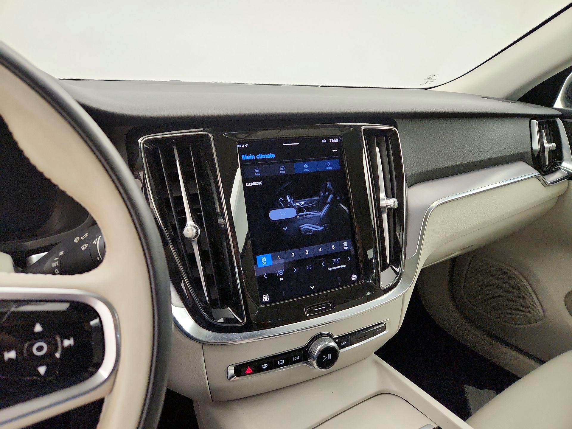 Thumbnail: 2023 Volvo S60 - 14