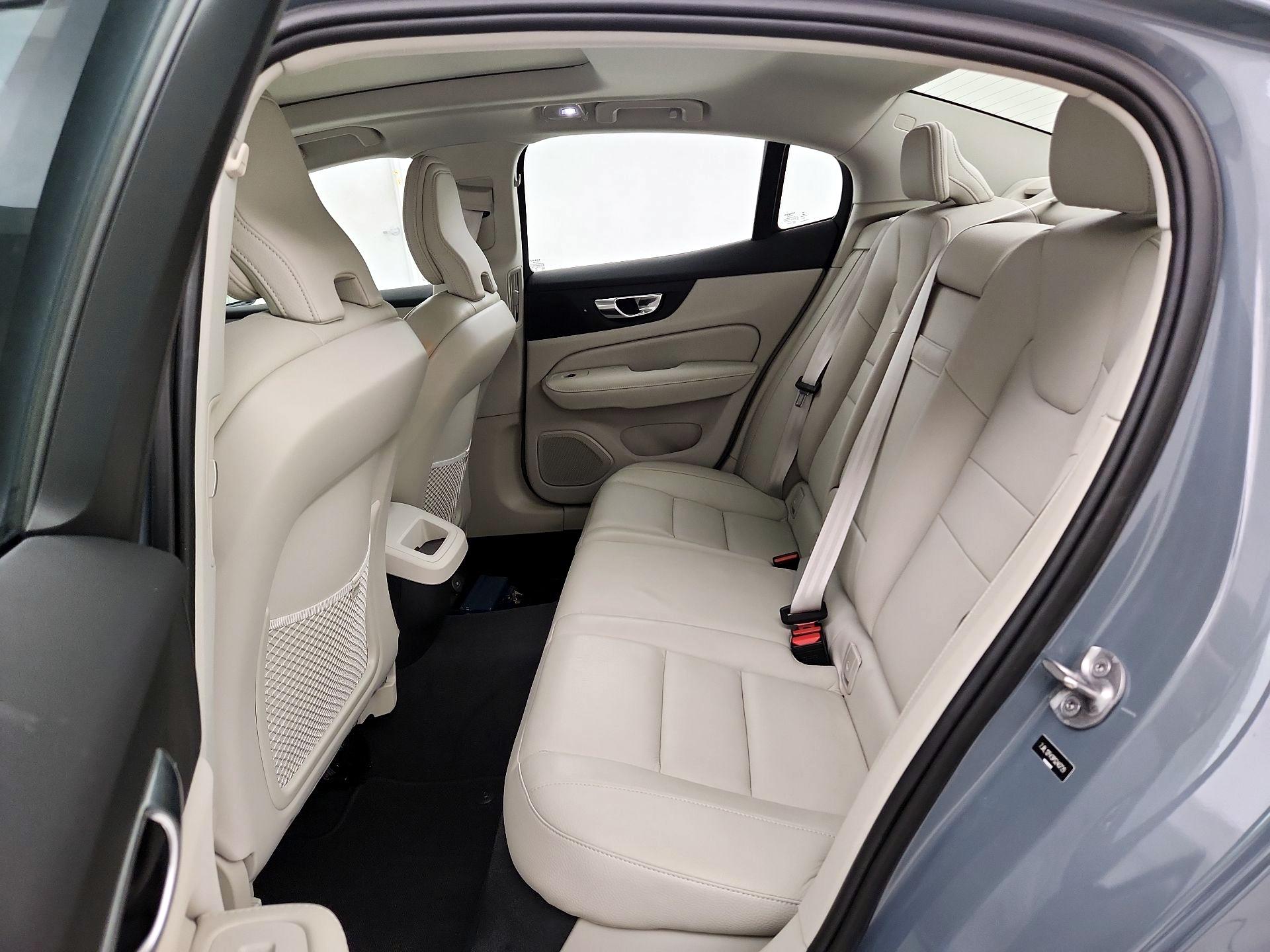 Thumbnail: 2023 Volvo S60 - 17