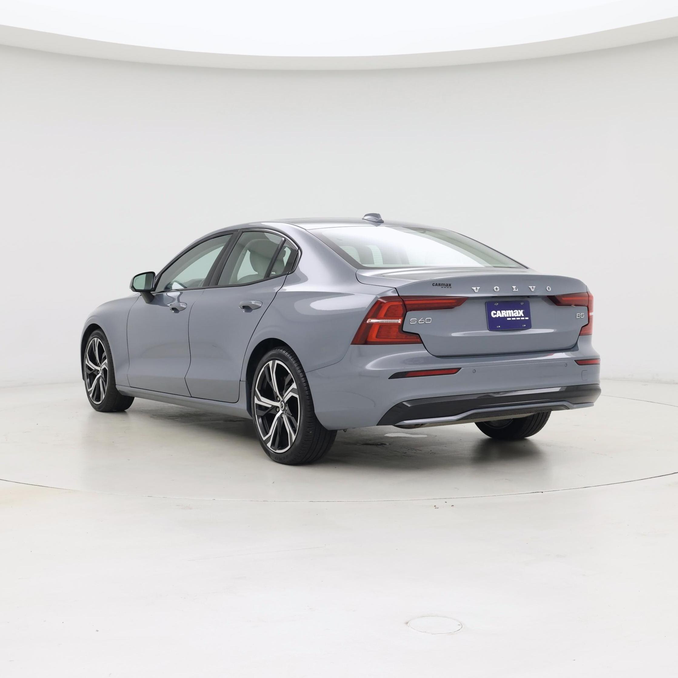 Thumbnail: 2023 Volvo S60 - 2