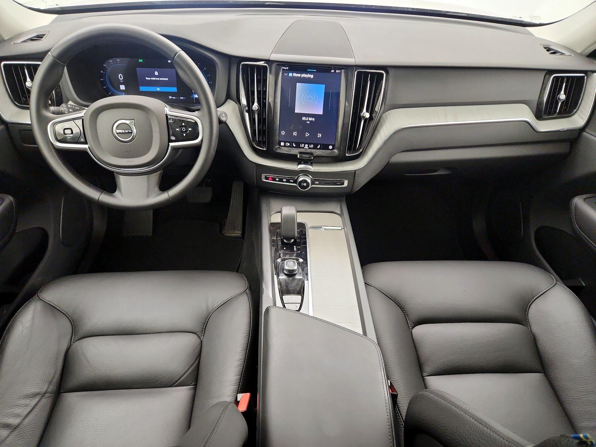 Thumbnail: 2025 Volvo XC60 - 9