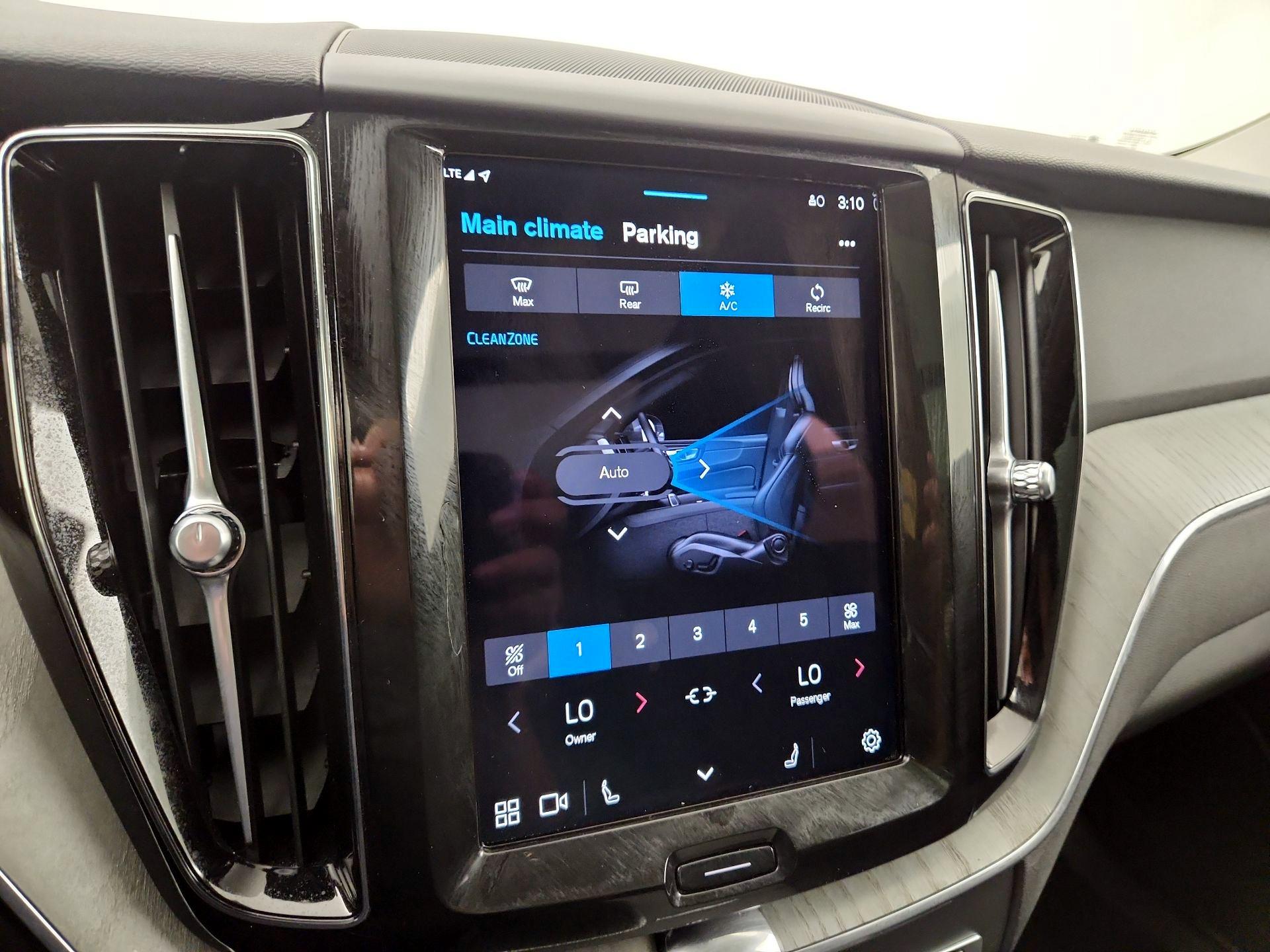 Thumbnail: 2025 Volvo XC60 - 15