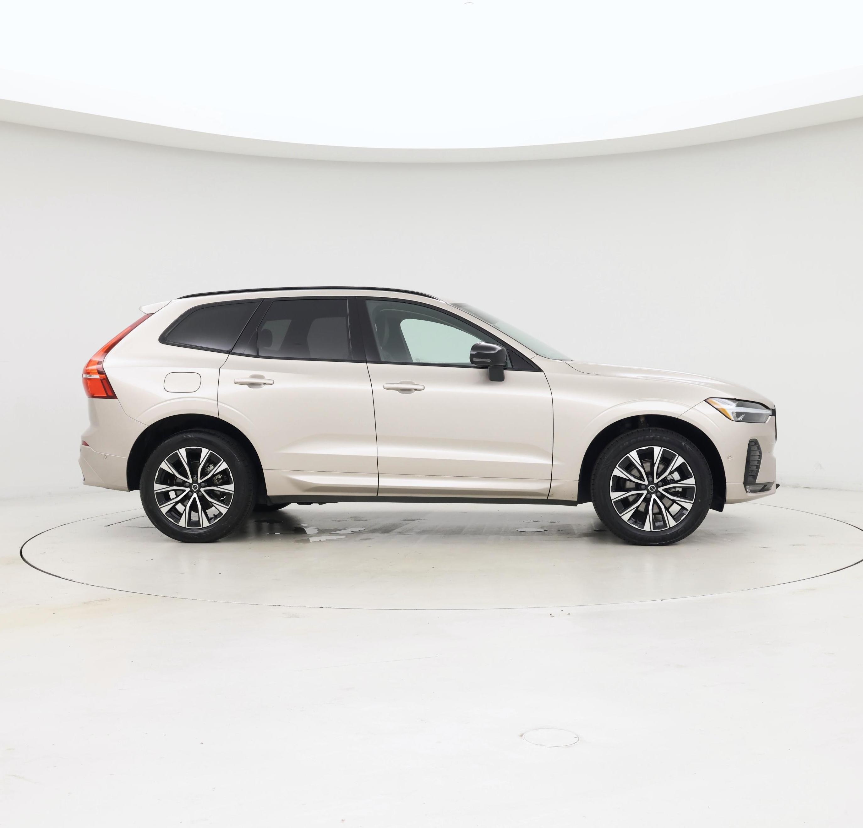 Thumbnail: 2025 Volvo XC60 - 7