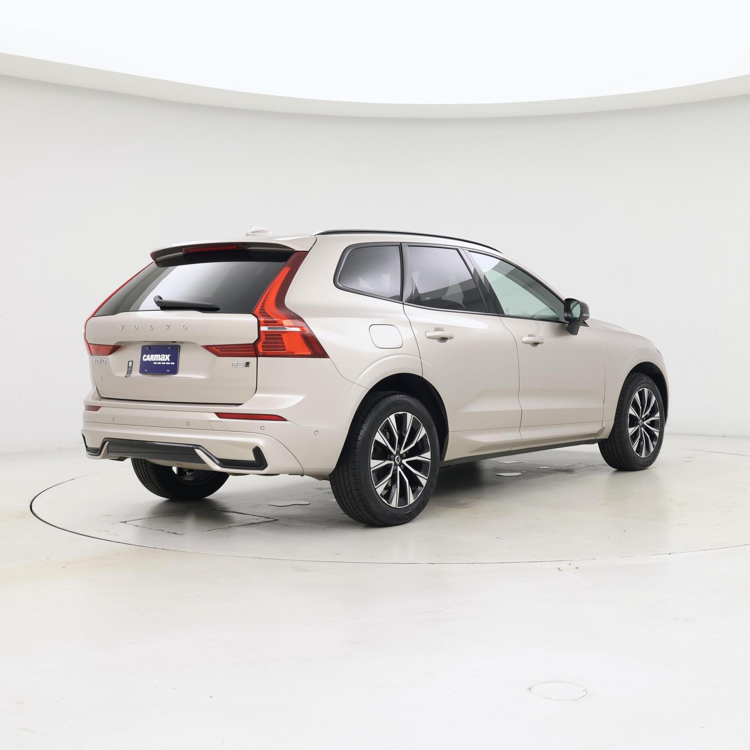 Thumbnail: 2025 Volvo XC60 - 8