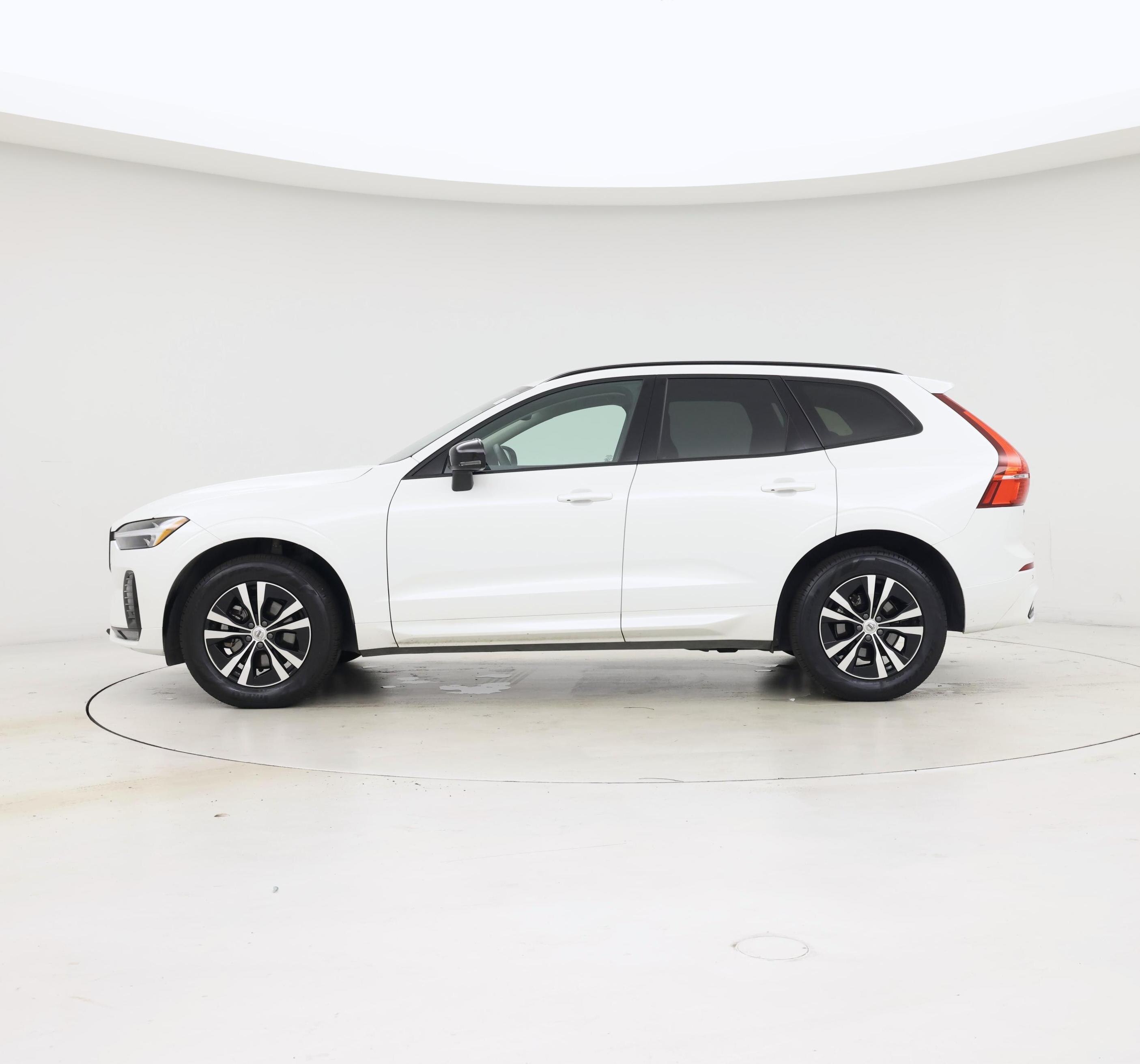 Thumbnail: 2025 Volvo XC60 - 3
