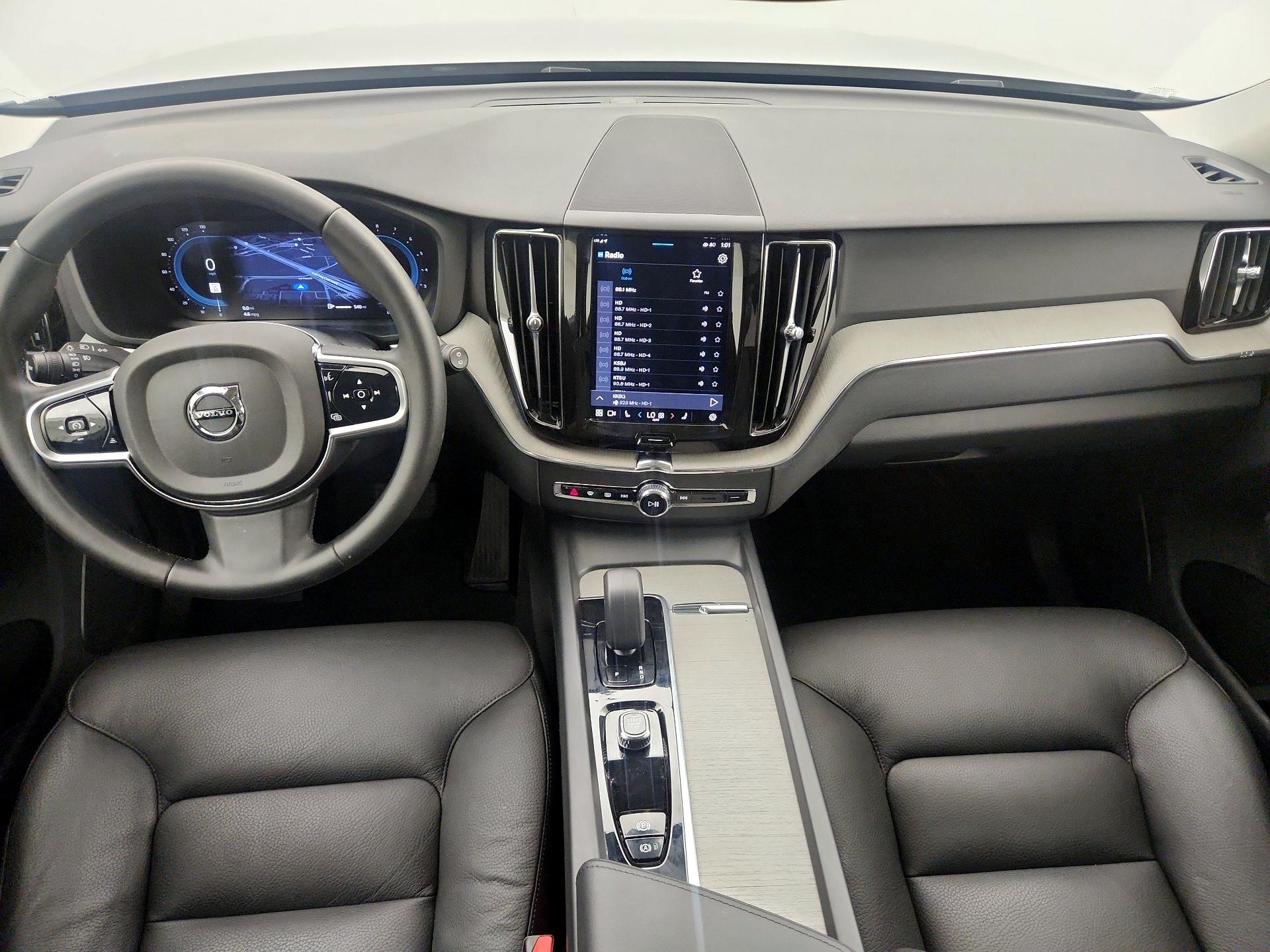 Thumbnail: 2025 Volvo XC60 - 9