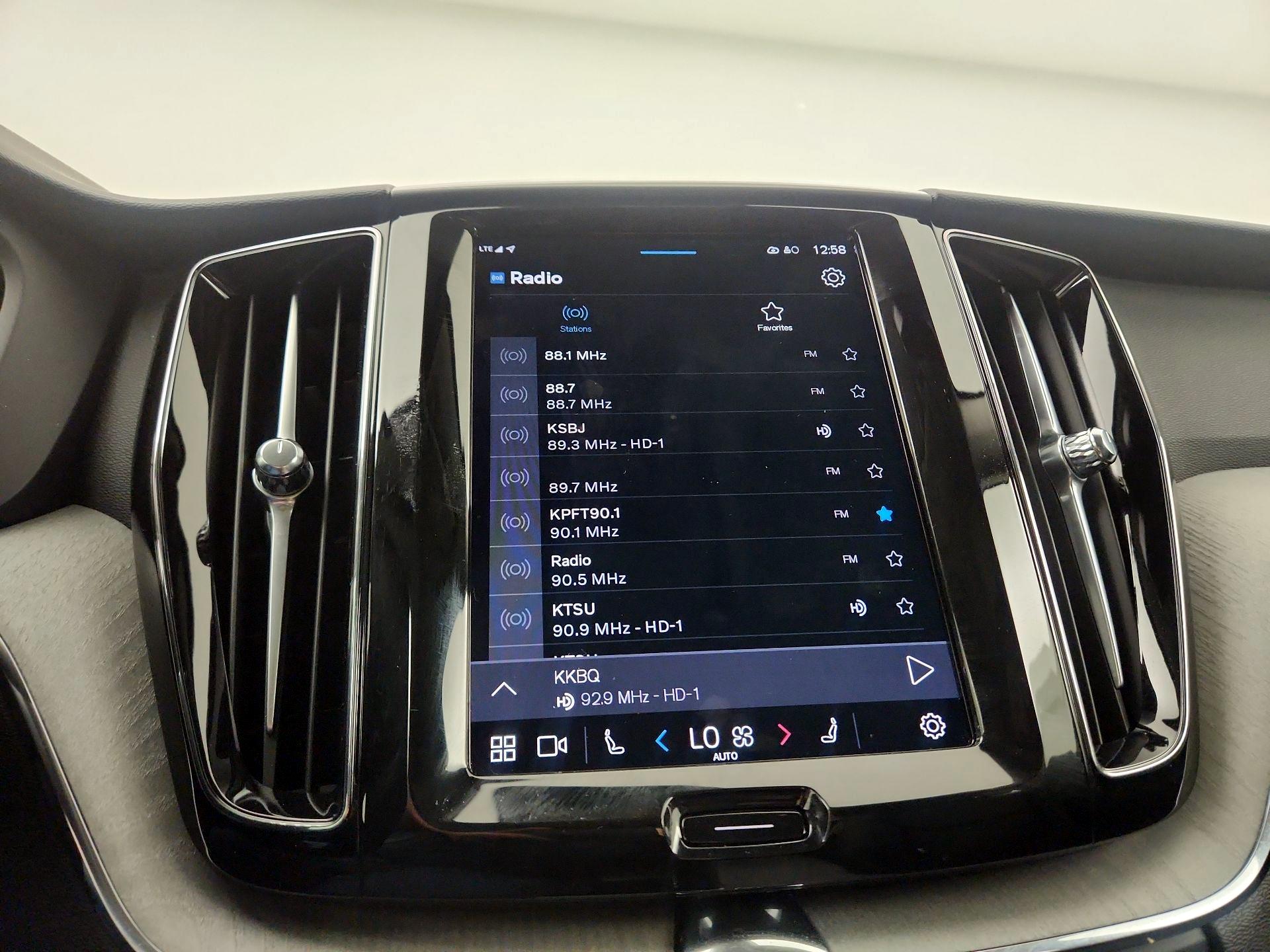 Thumbnail: 2025 Volvo XC60 - 13