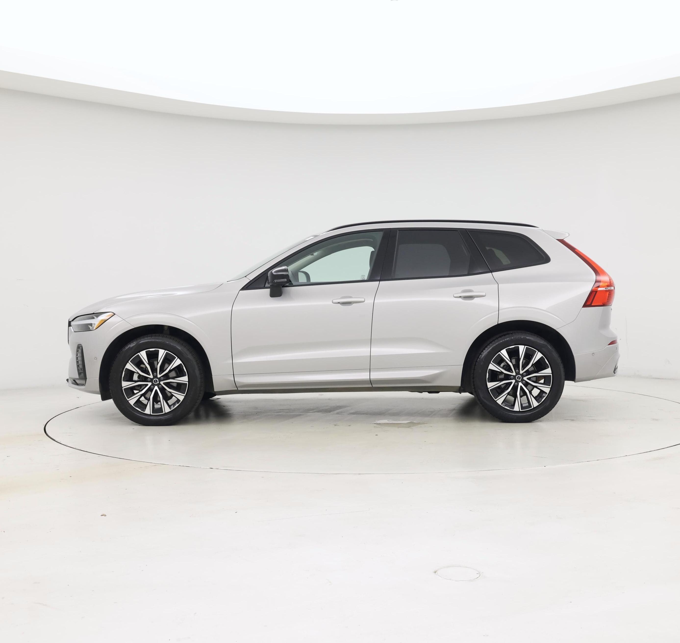 Thumbnail: 2025 Volvo XC60 - 3