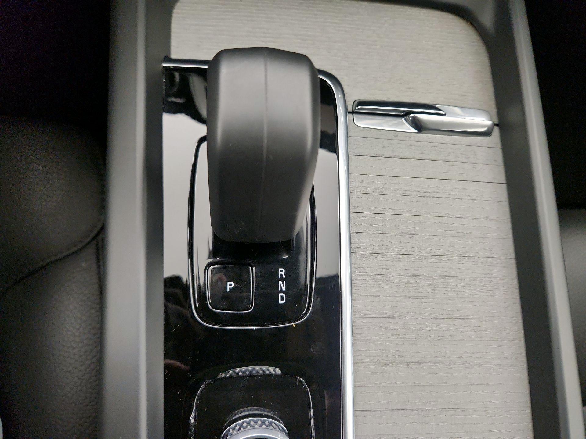 Thumbnail: 2025 Volvo XC60 - 18