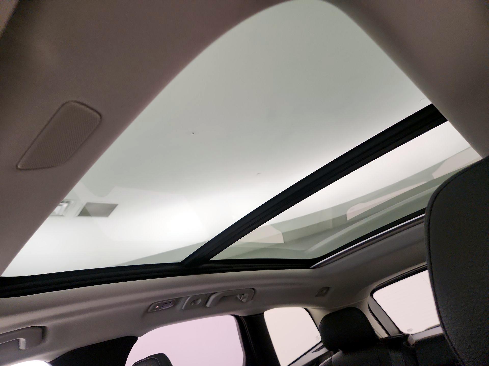 Thumbnail: 2025 Volvo XC60 - 20