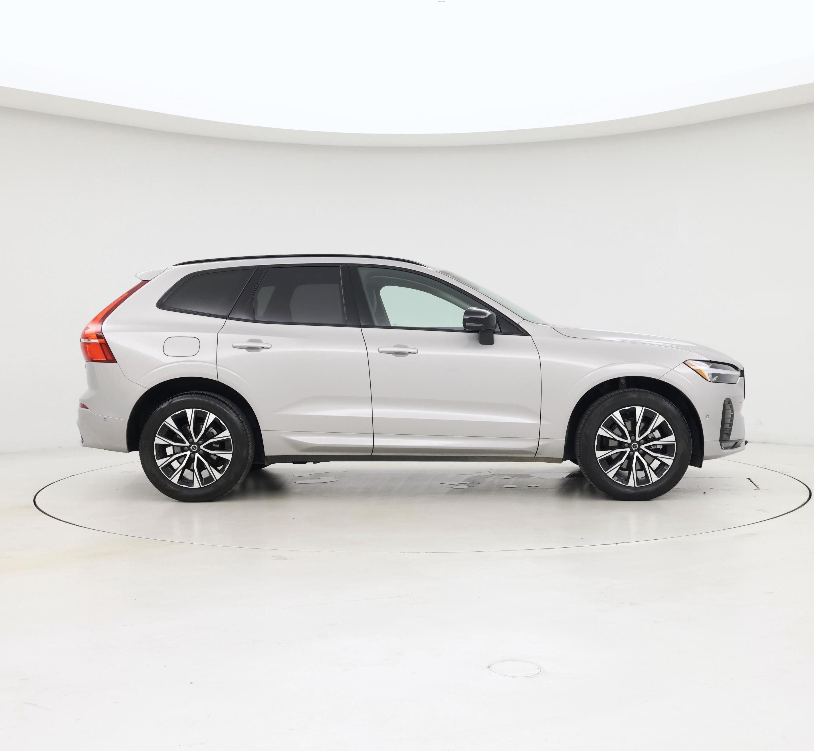 Thumbnail: 2025 Volvo XC60 - 7