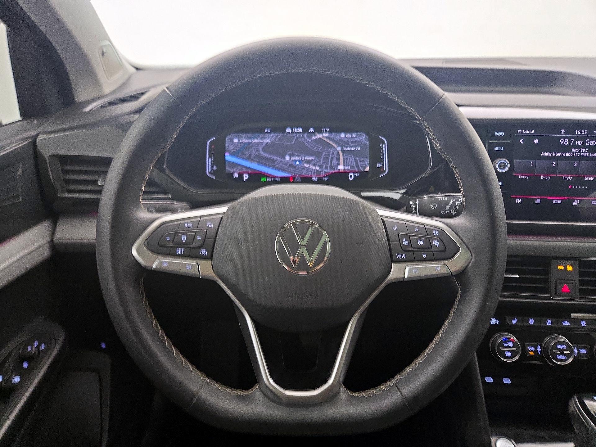 Thumbnail: 2022 Volkswagen Taos - 10